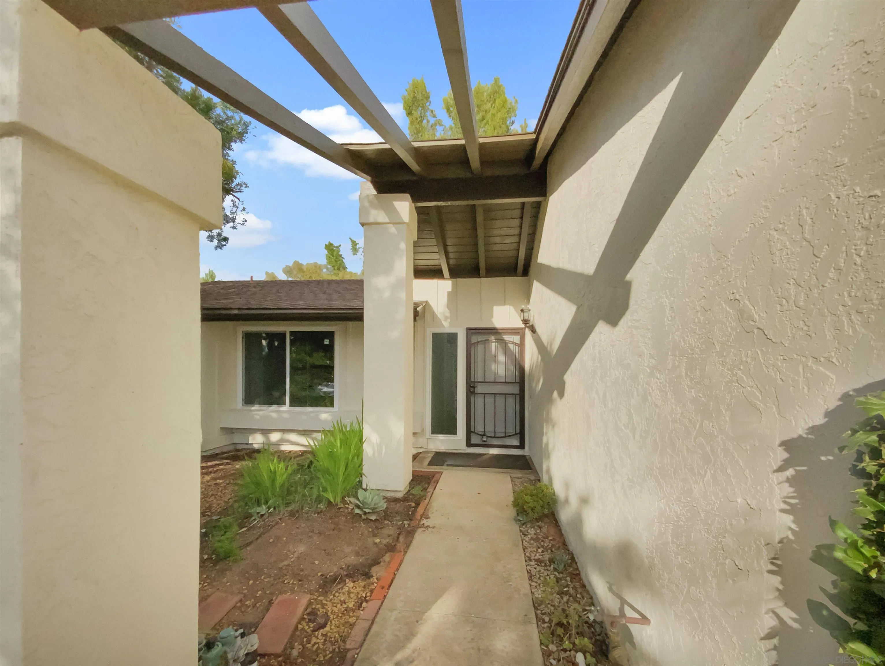 https://cdn.realtyfeed.com/cdn/127/2600916/c81a64a29c689f2934921e05d87b2145.webp