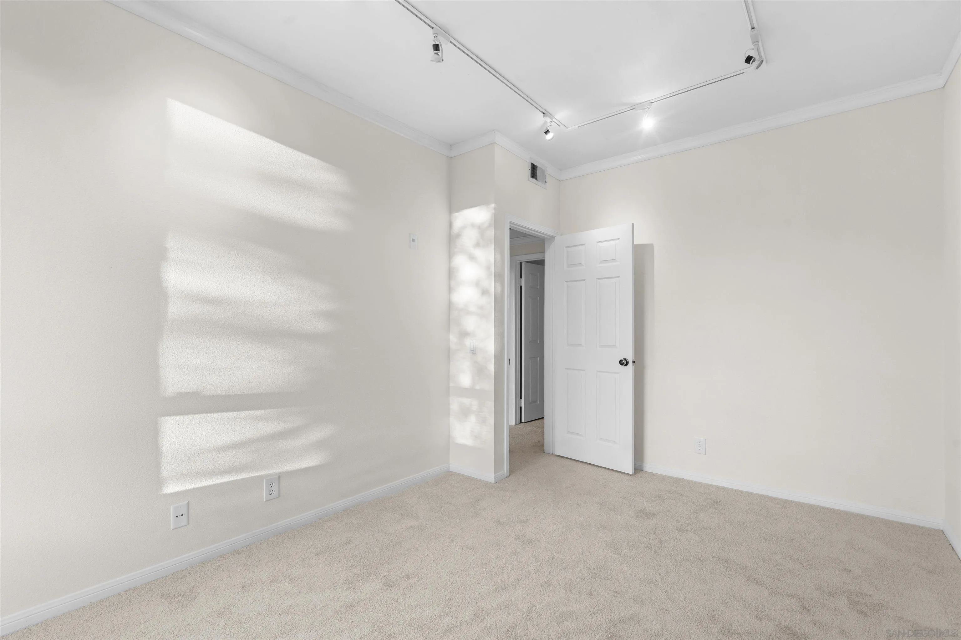 Photo #12: 2600918 Listing: Photo #12