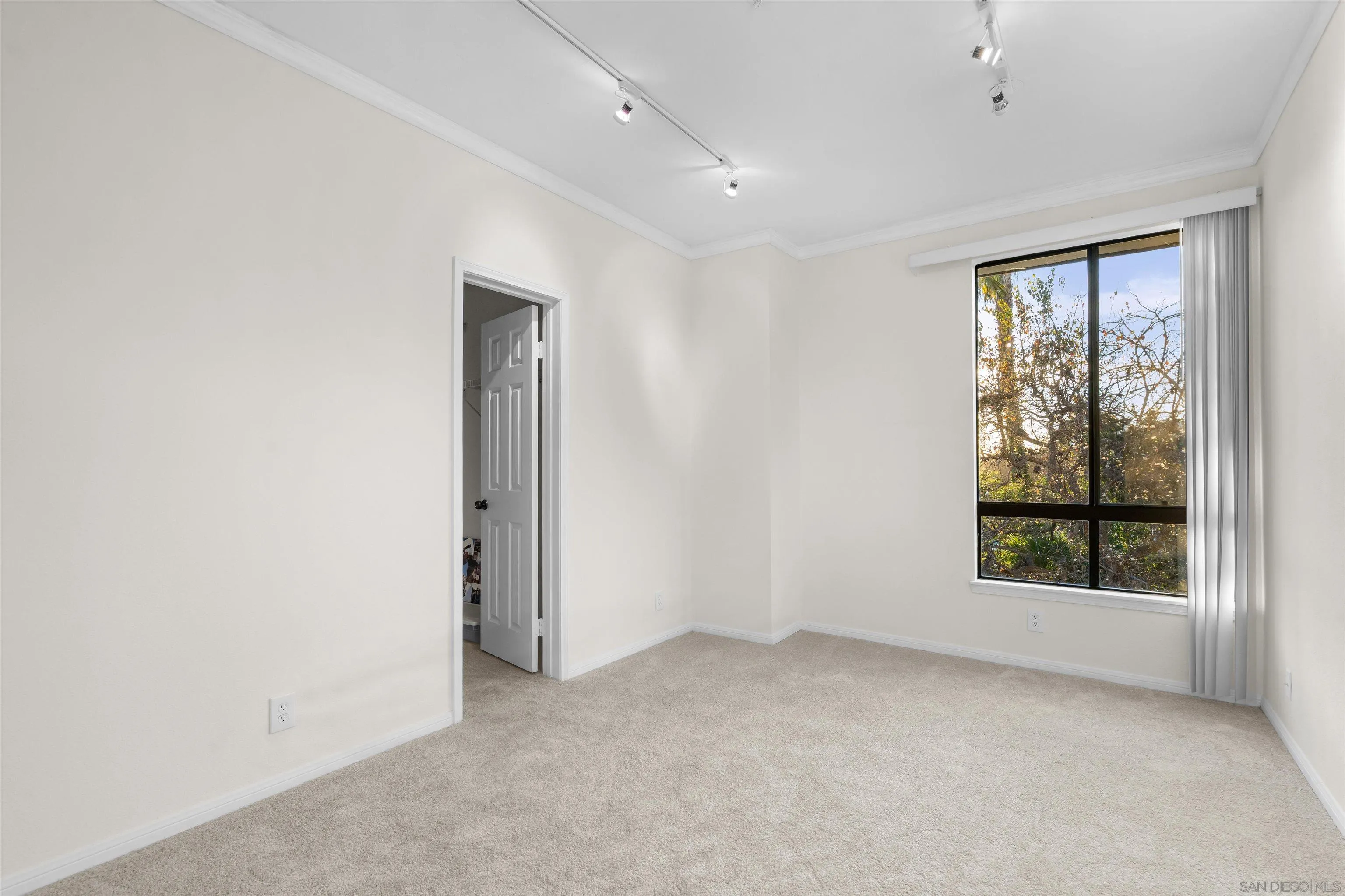 Photo #11: 2600918 Listing: Photo #11