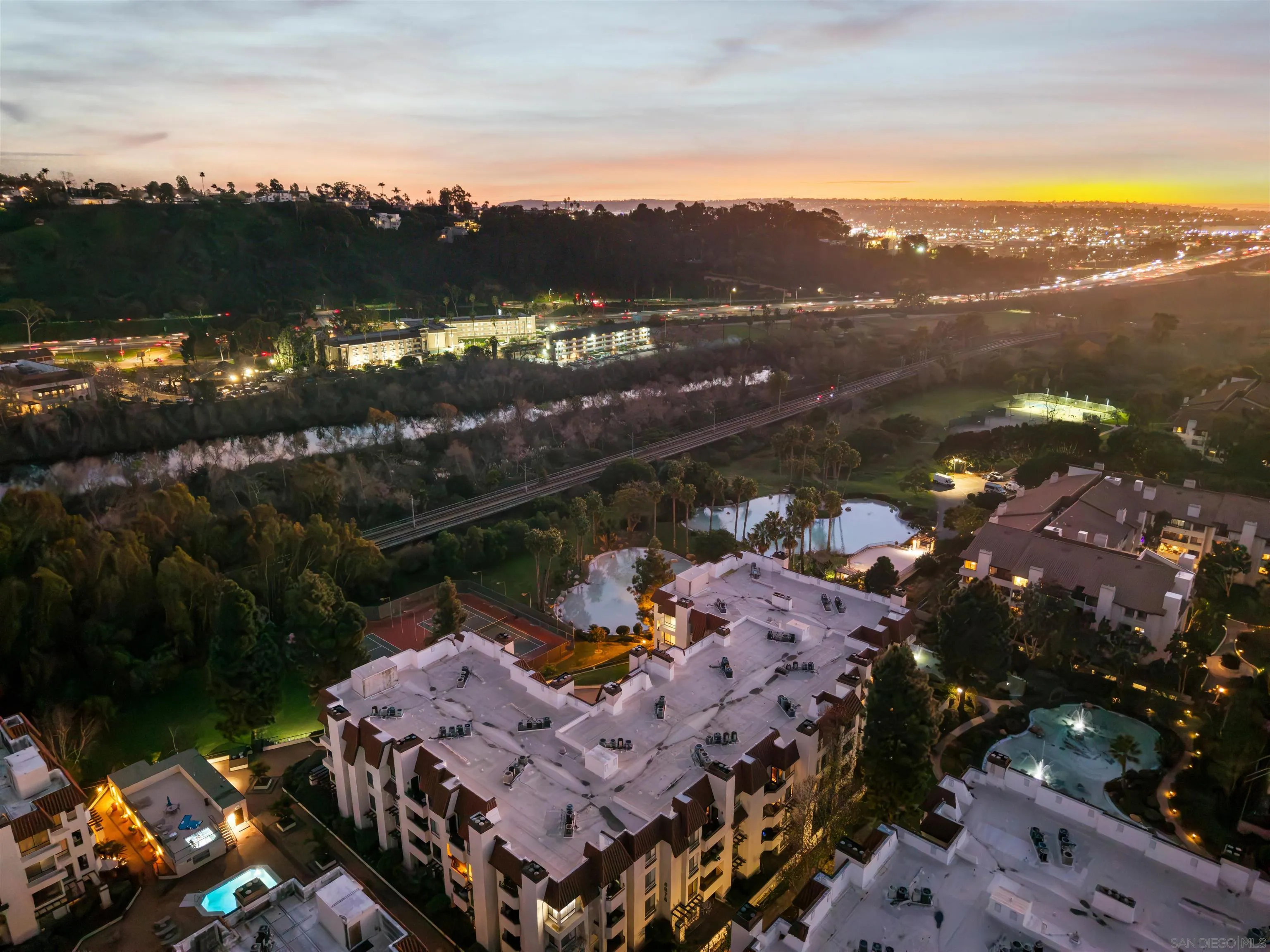 Photo #2: 2600918 Listing: Photo #2