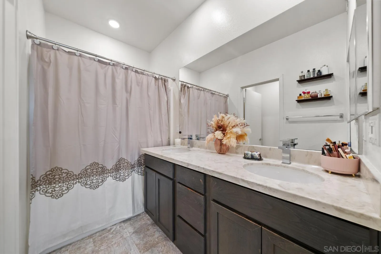 Photo #13: 2600922 Listing: Photo #13