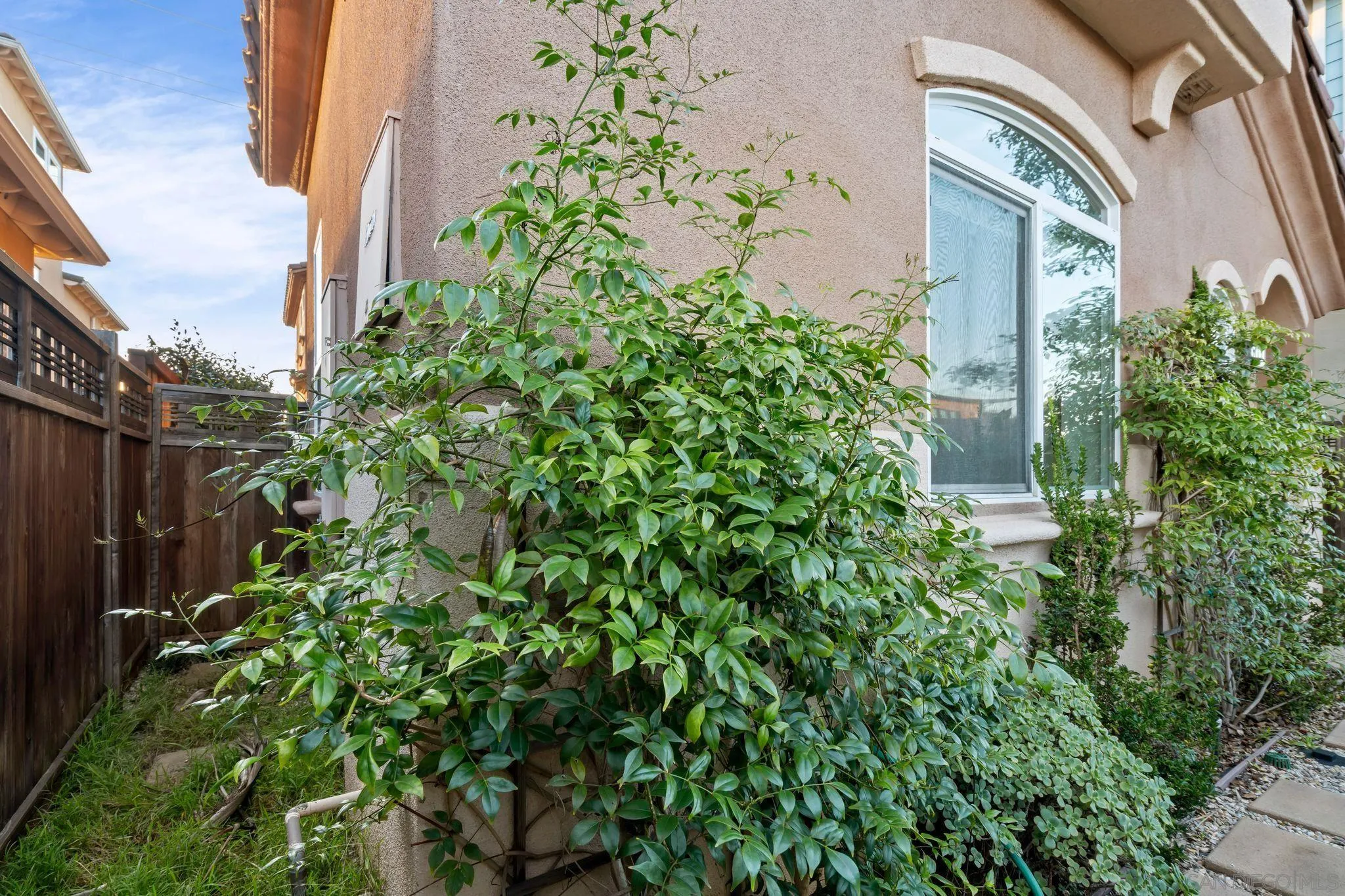 https://cdn.realtyfeed.com/cdn/127/2600923/866395022f301500824fd2a297b41d4c.webp