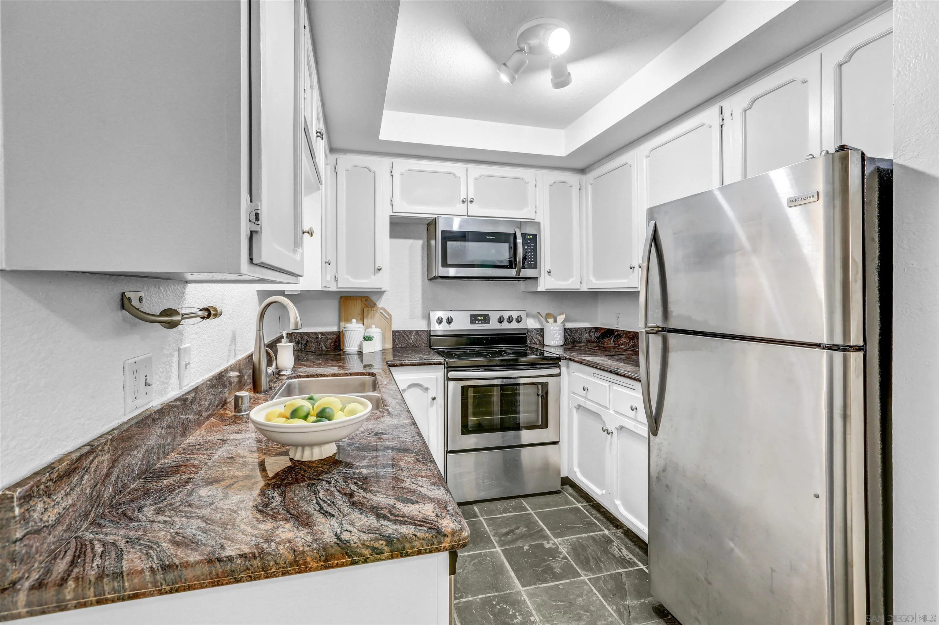 Photo #9: 2600932 Listing: Photo #9