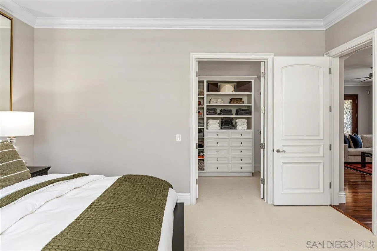 https://cdn.realtyfeed.com/cdn/127/2600937/00f0157dc05249e056e100d00f74a9e0.webp