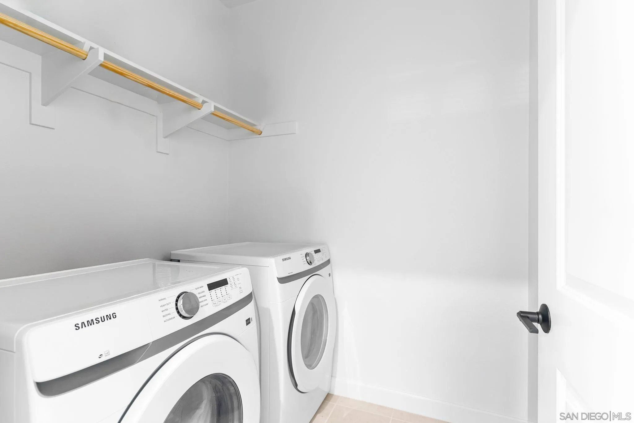 https://cdn.realtyfeed.com/cdn/127/2600938/566ab1ea6d4212ef738a4827df14f27b.webp