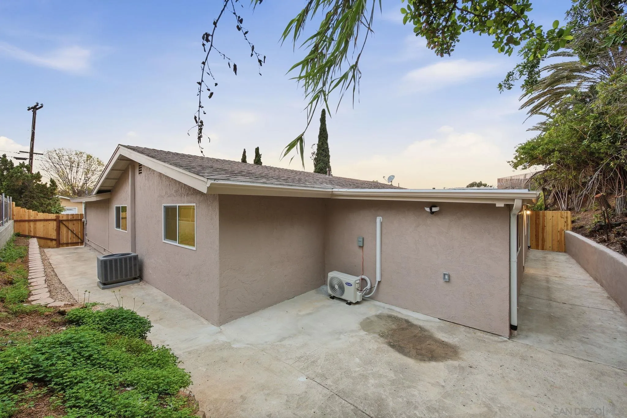 https://cdn.realtyfeed.com/cdn/127/2600942/107ddd81876caa8ce17438a12a62aa9b.webp