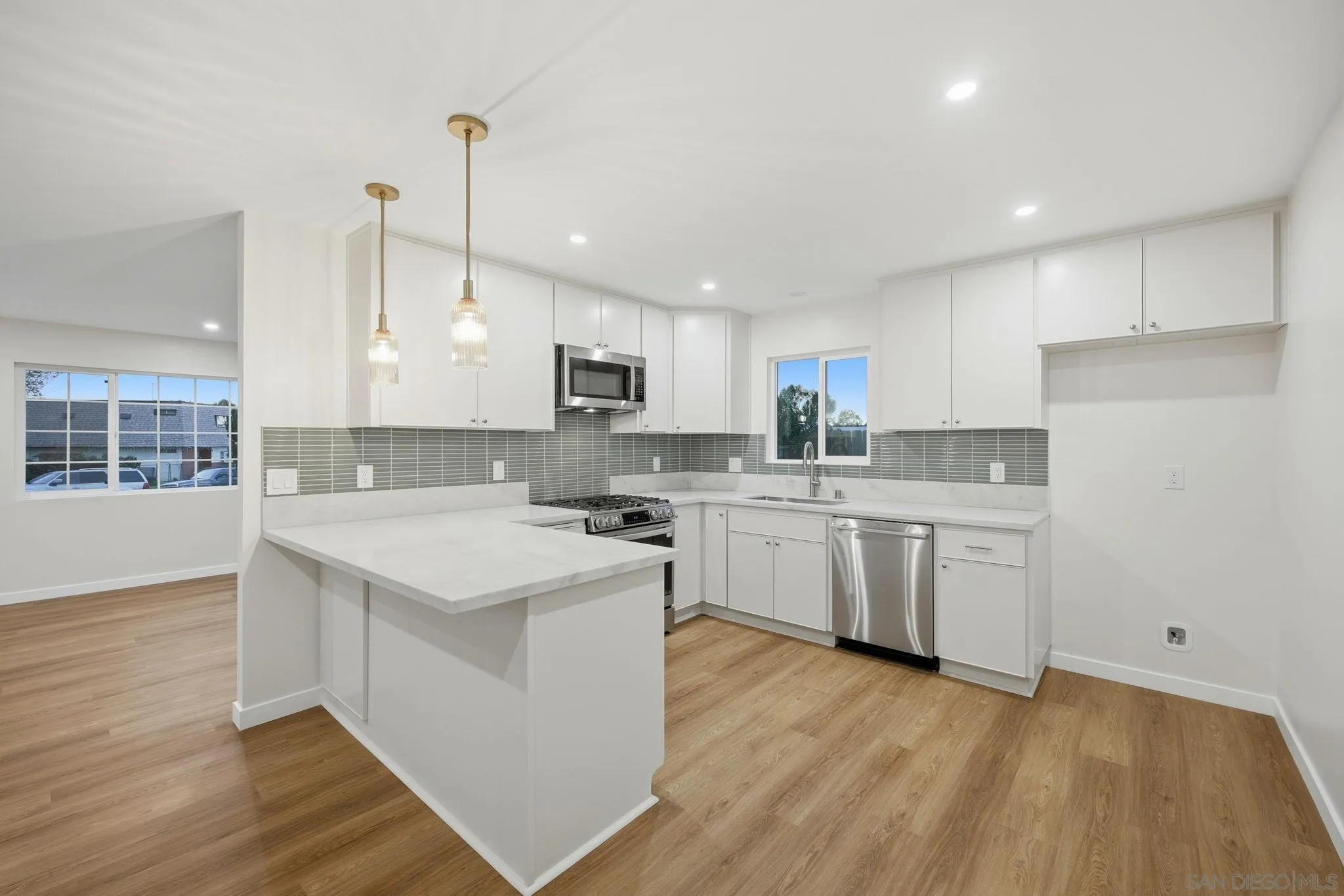 https://cdn.realtyfeed.com/cdn/127/2600942/36de4d6f3e7d569041239128177284d7.webp