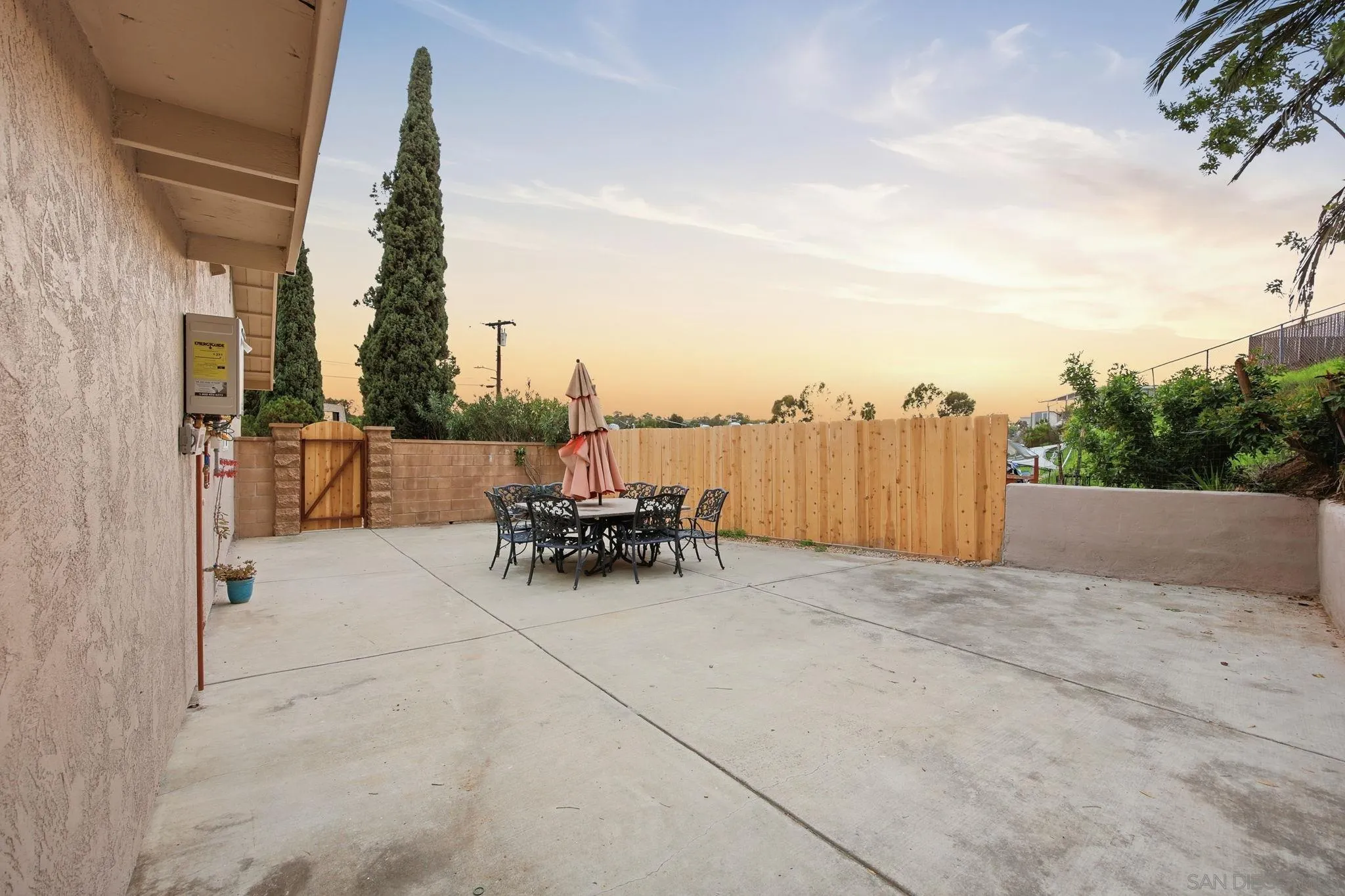 https://cdn.realtyfeed.com/cdn/127/2600942/4d83e6b5f842ed0056f03576c4685a75.webp