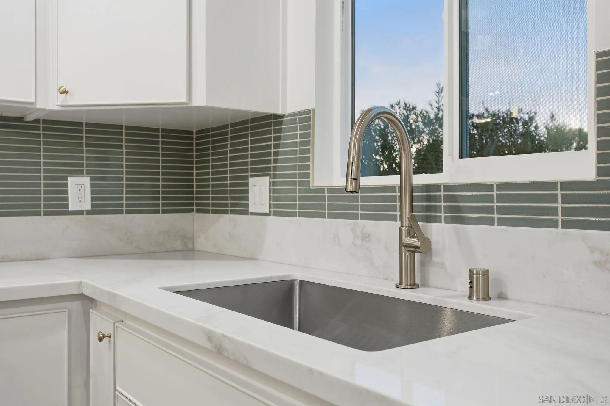 https://cdn.realtyfeed.com/cdn/127/2600942/ed9c7ab268335e9ceb71ccfa52393c01.webp