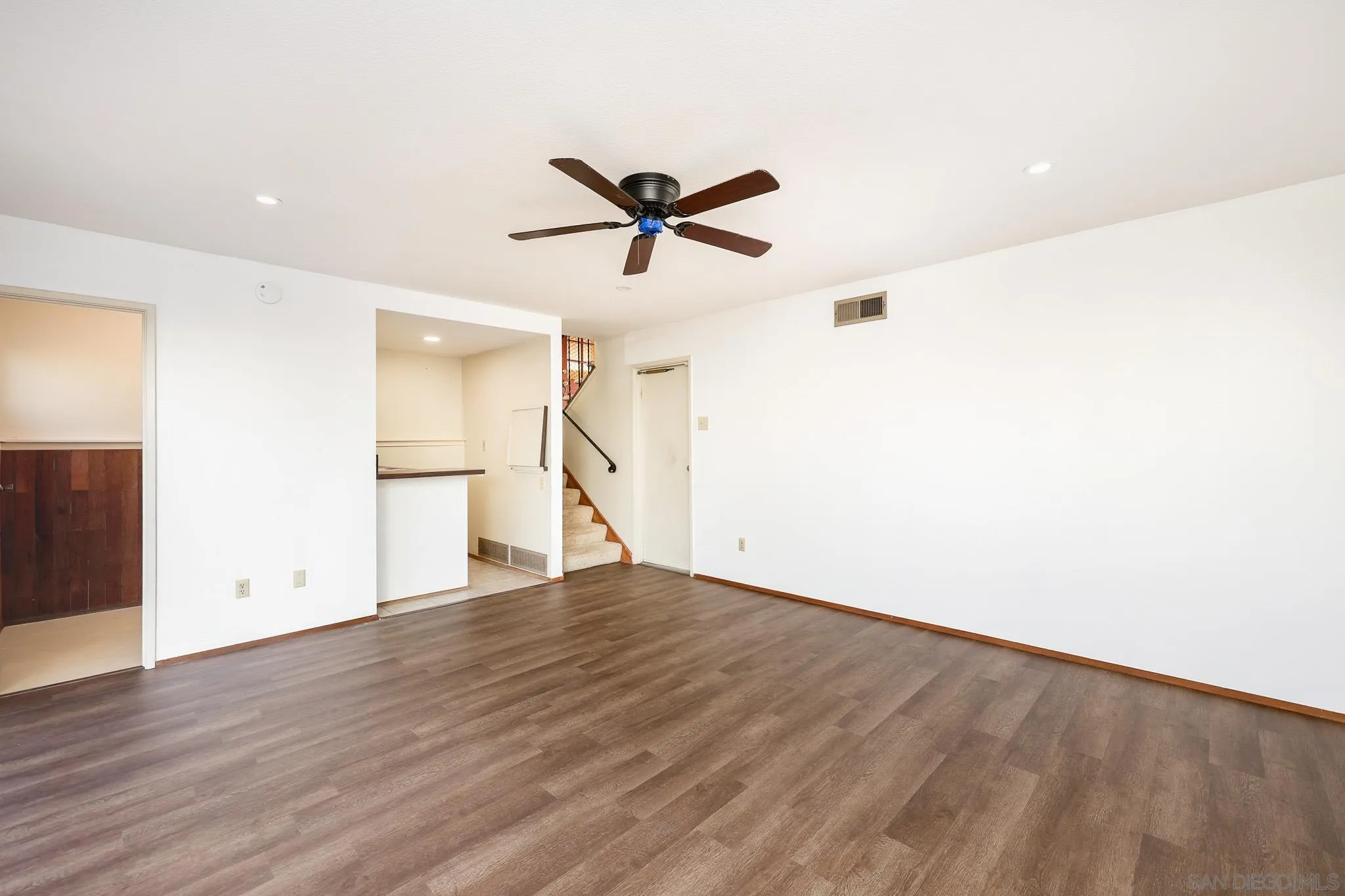 https://cdn.realtyfeed.com/cdn/127/2600943/28406c564c0c06cde88e385358d617ca.webp