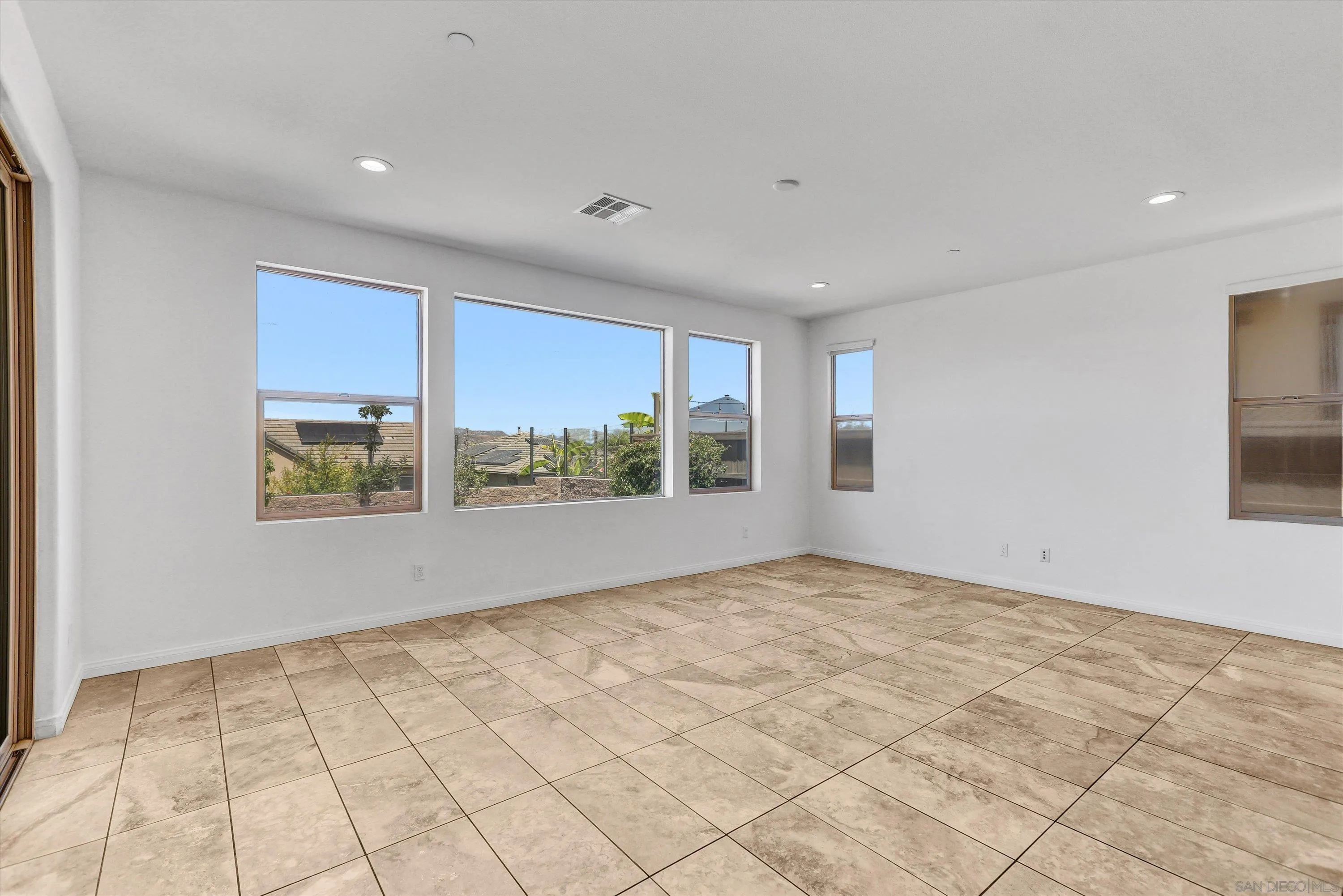 https://cdn.realtyfeed.com/cdn/127/2600945/61e86736a978540333bf3015cd0e0307.webp