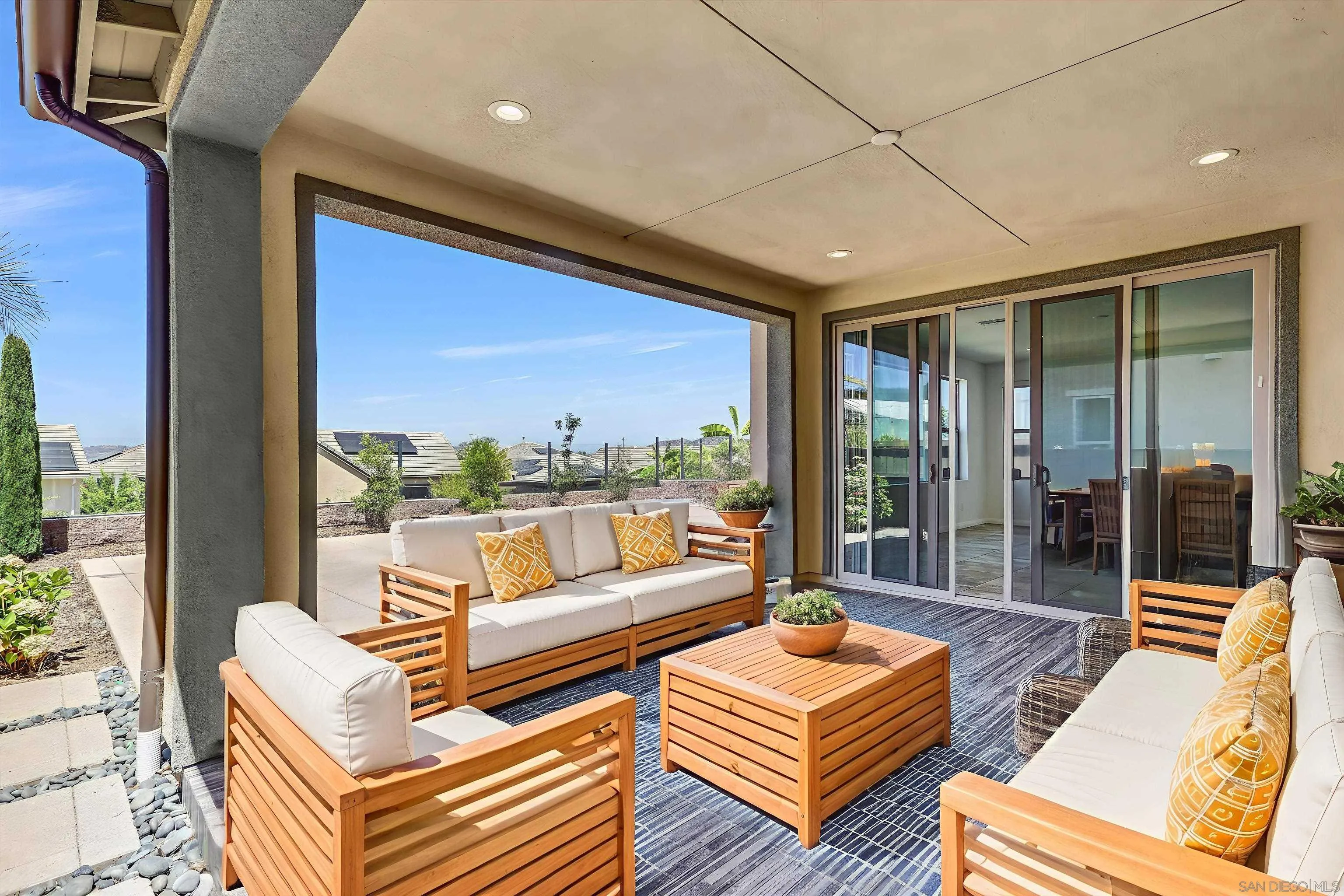 https://cdn.realtyfeed.com/cdn/127/2600945/9730b0d5812343c4f06793305390ac74.webp