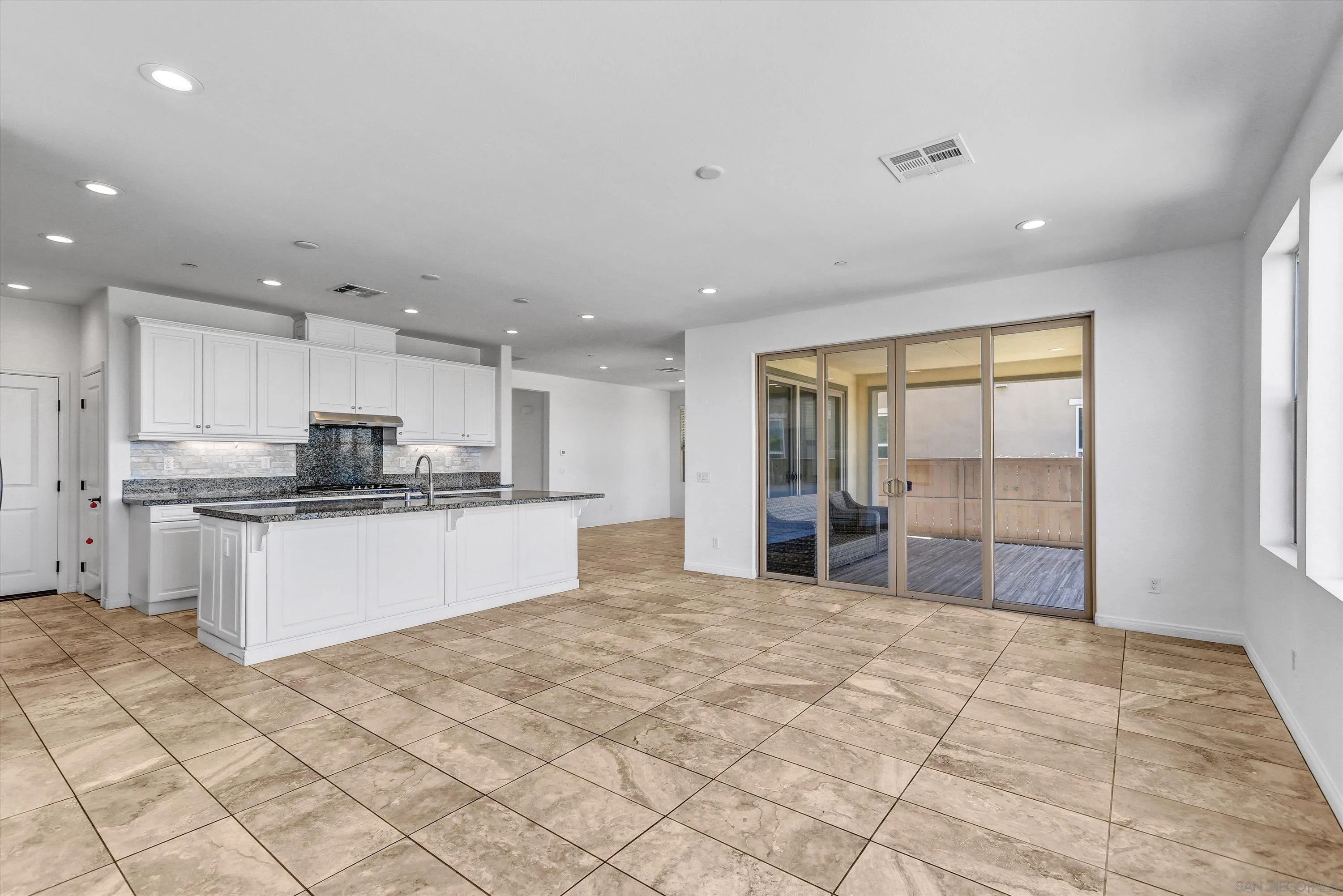 https://cdn.realtyfeed.com/cdn/127/2600945/9c26a00ba140b76ce239346f98acab93.webp