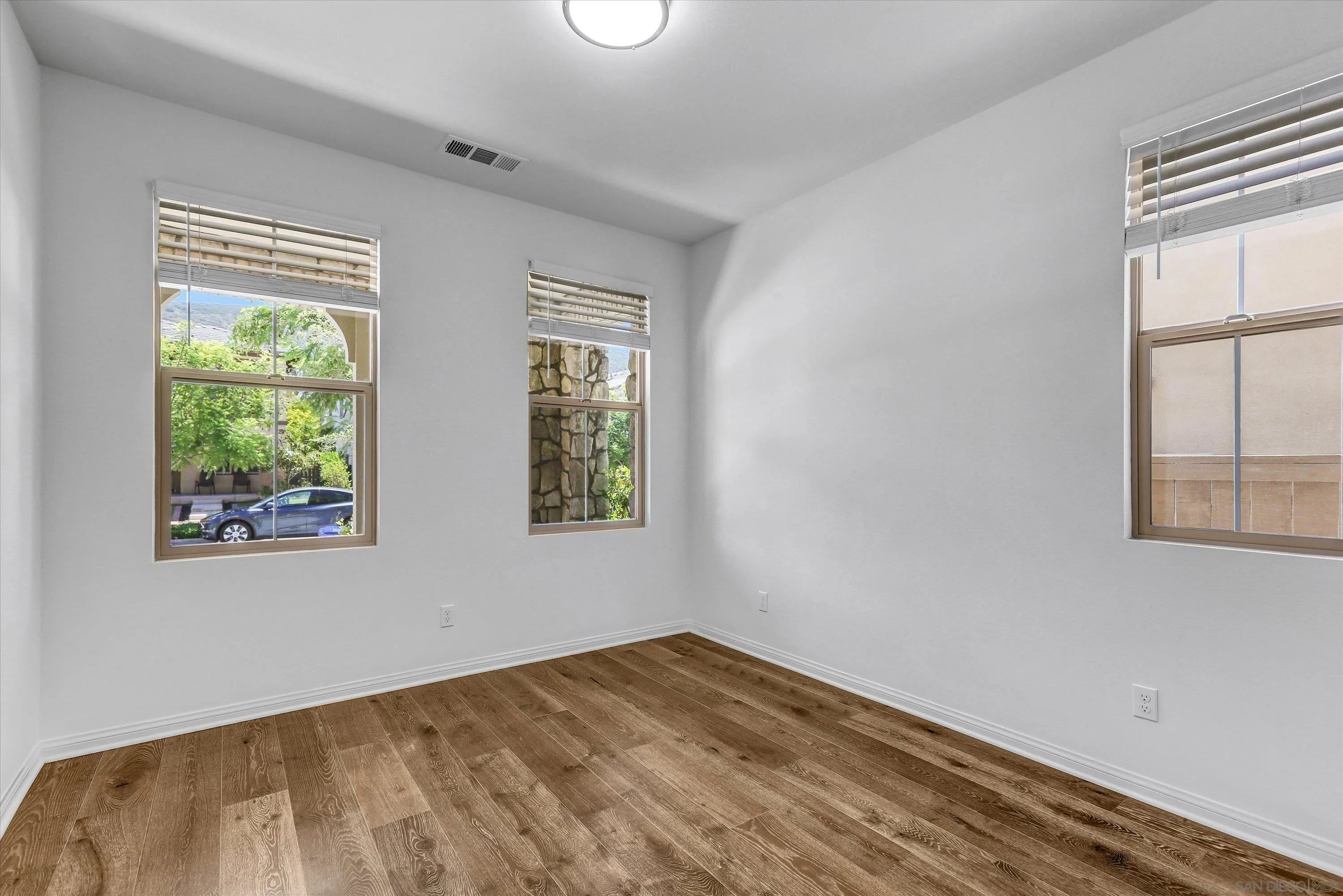 https://cdn.realtyfeed.com/cdn/127/2600945/d917c37b423b4cf36832d29e23675810.webp