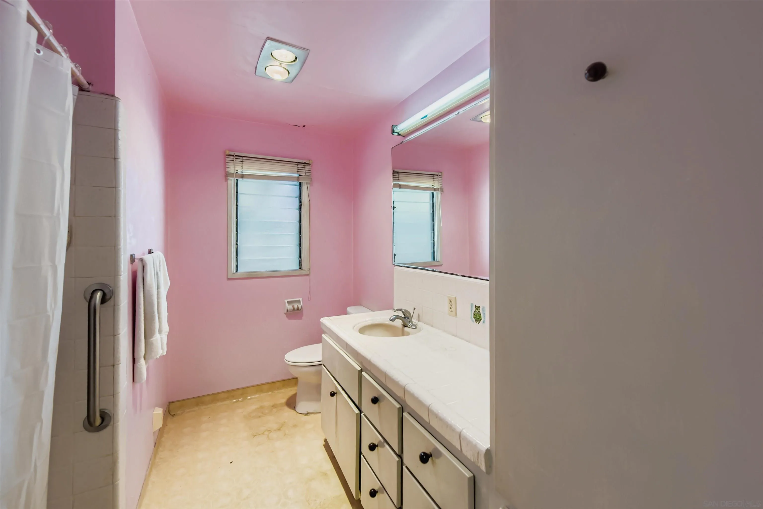 https://cdn.realtyfeed.com/cdn/127/2600946/085760d5b529c7236596f4792355428a.webp