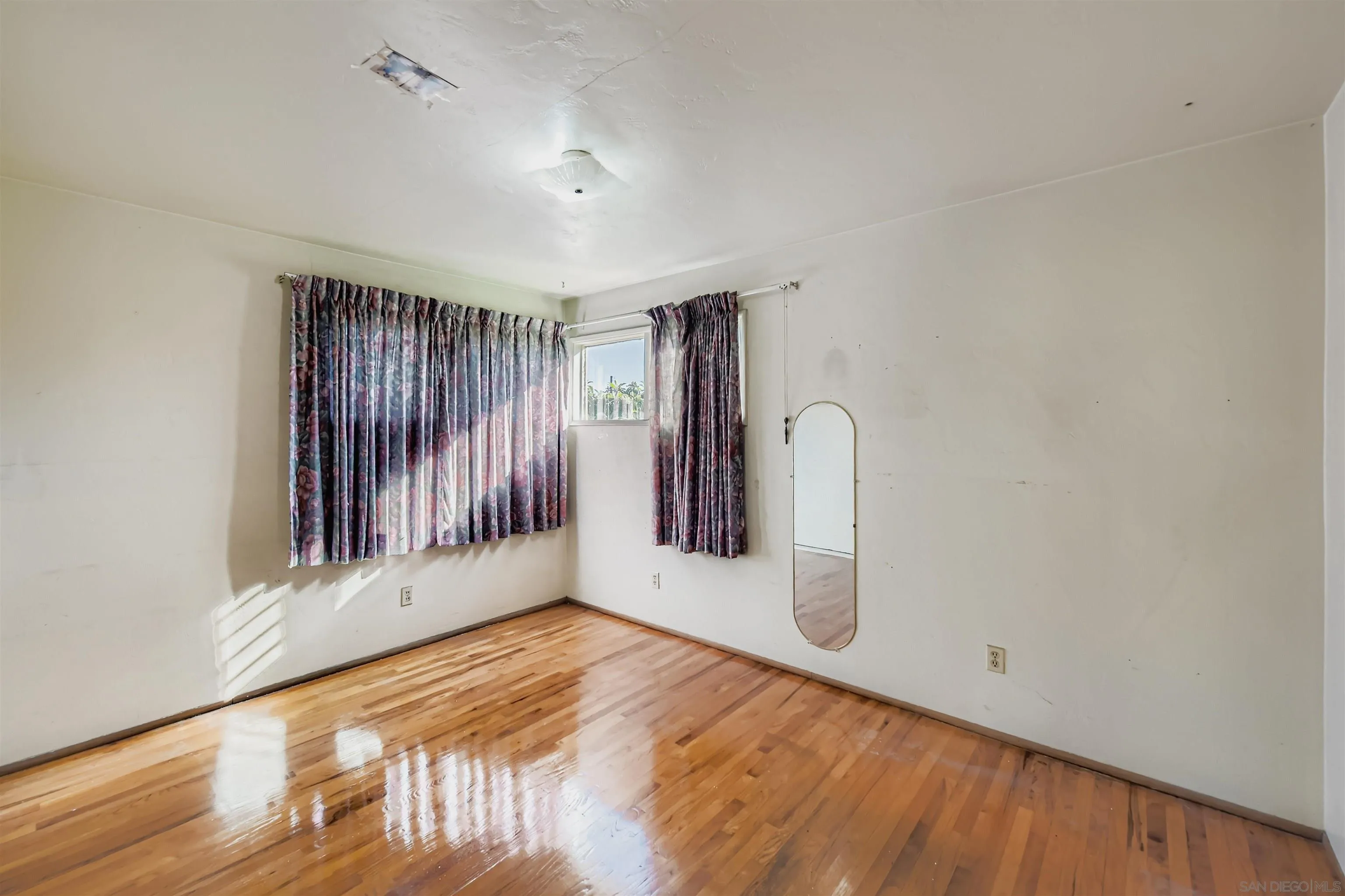 https://cdn.realtyfeed.com/cdn/127/2600946/2724912f1649f4b17b228c40ef208f3c.webp