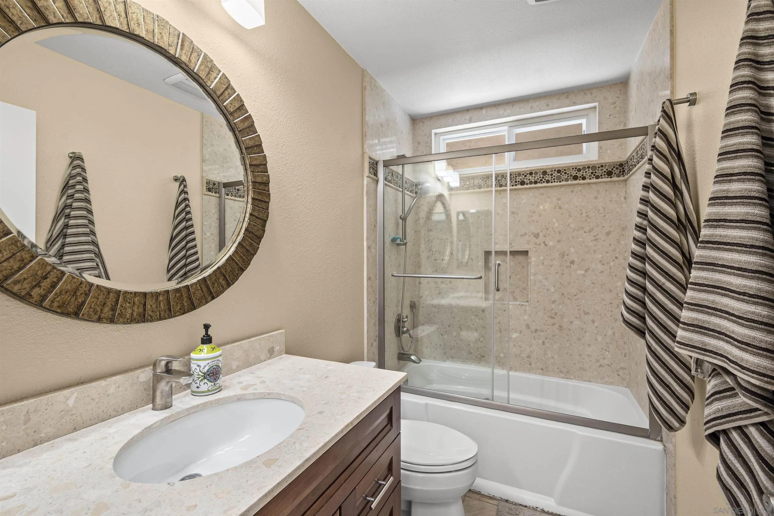 https://cdn.realtyfeed.com/cdn/127/2600954/7d01dda14de42f6be845542ae173421e.webp