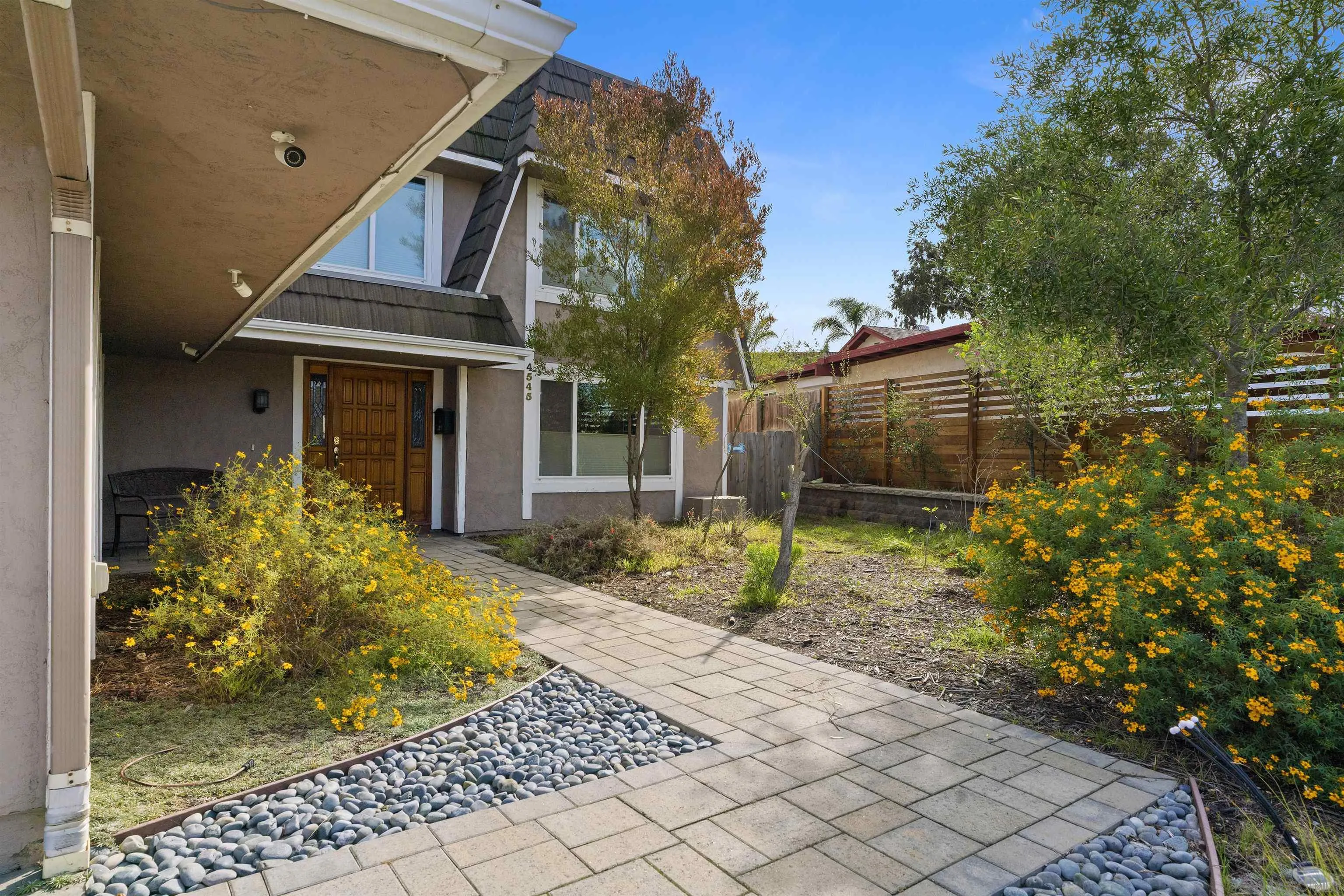 https://cdn.realtyfeed.com/cdn/127/2600954/8d52bbb87334075710219c581b470030.webp