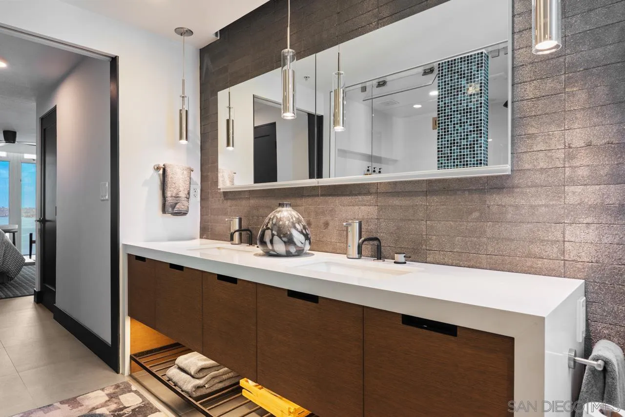 https://cdn.realtyfeed.com/cdn/127/2600955/5f4a6658f9a77c104704b58809ece6ee.webp