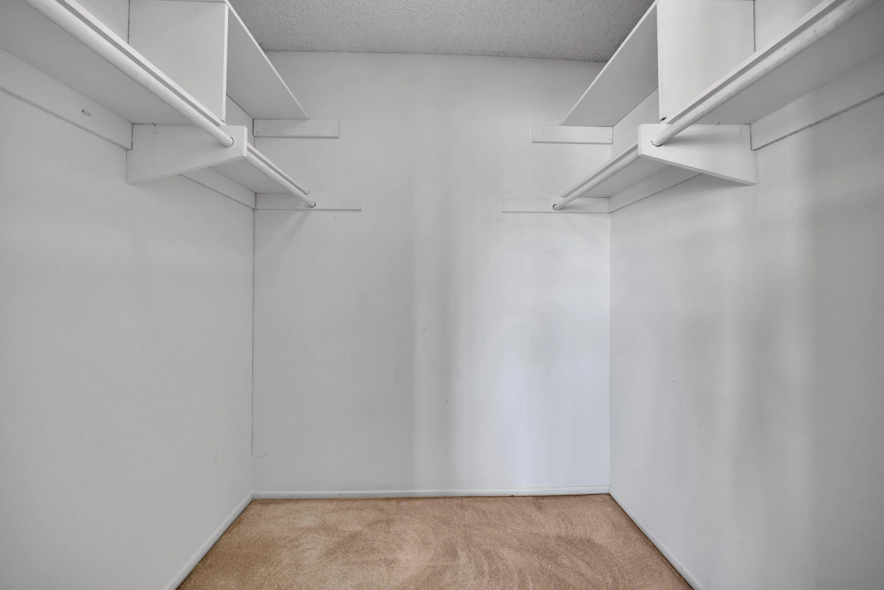 https://cdn.realtyfeed.com/cdn/127/2600959/51cc9bab8c70c88e64837a15cb6d811c.webp