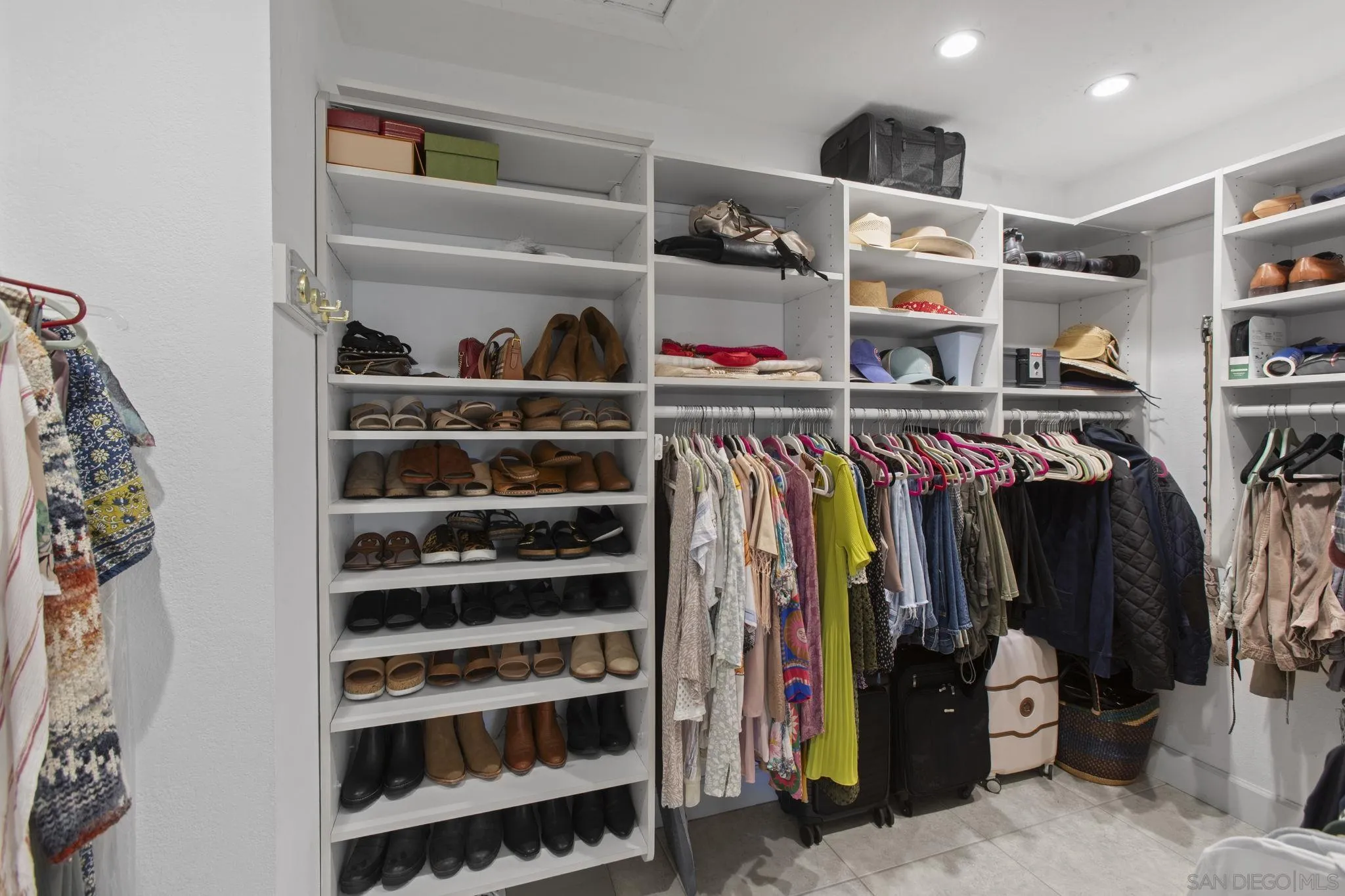 https://cdn.realtyfeed.com/cdn/127/2600966/6105d1e512abb11a8d9e317260191be3.webp