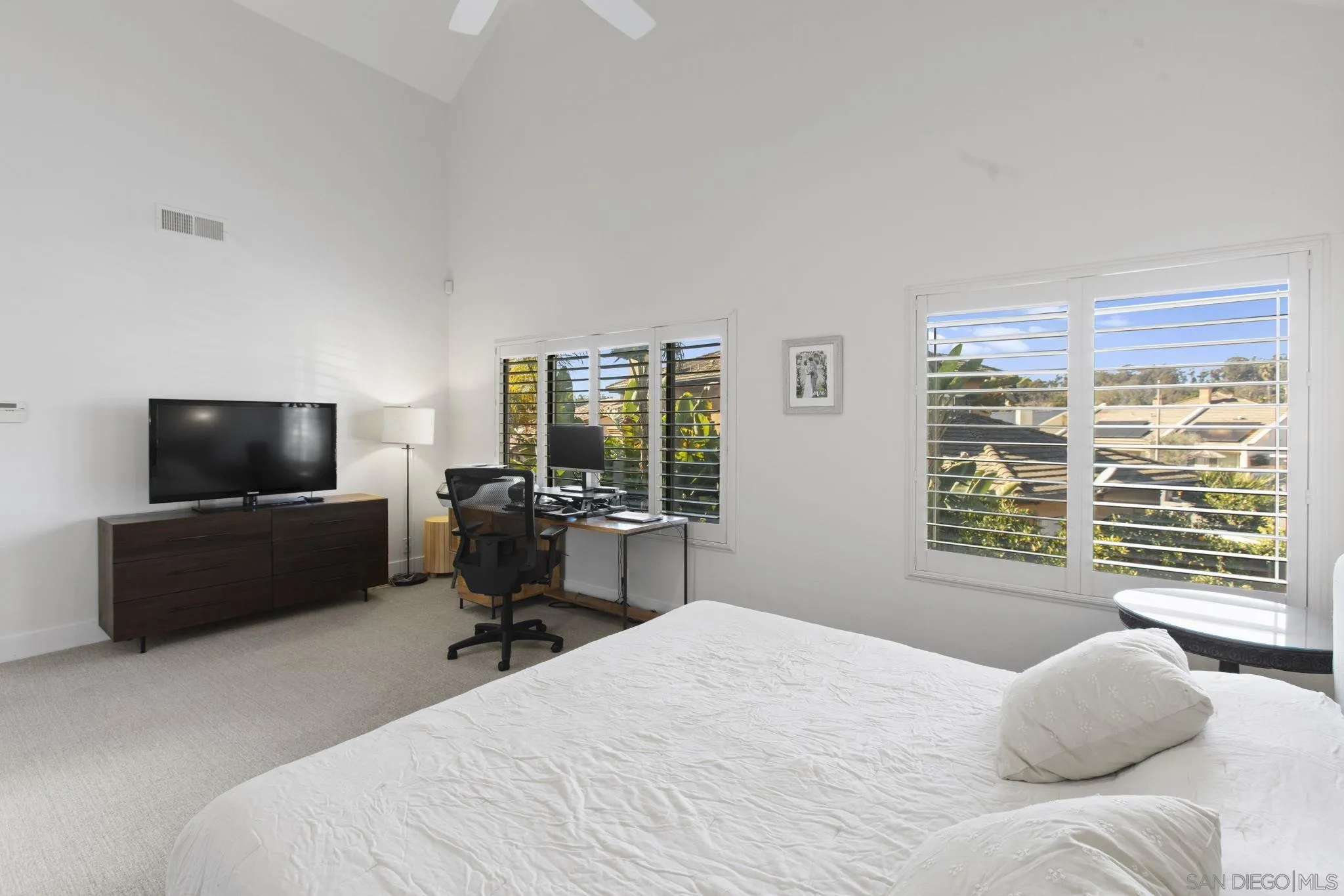 https://cdn.realtyfeed.com/cdn/127/2600966/c95cc3a1c6138748fc02c5c9d0537668.webp