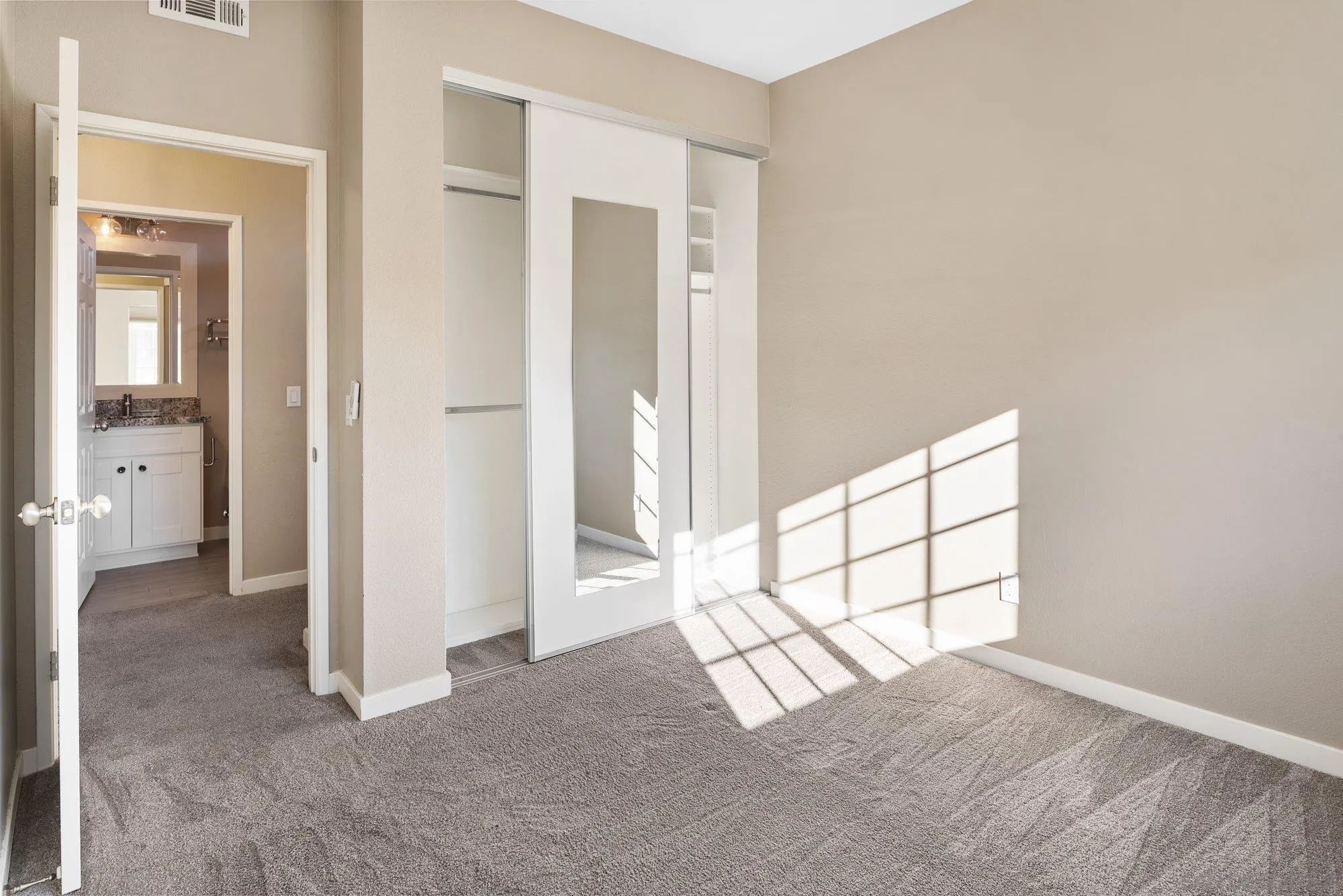 https://cdn.realtyfeed.com/cdn/127/2600978/536616c6544ba5119503f42fc928813f.webp
