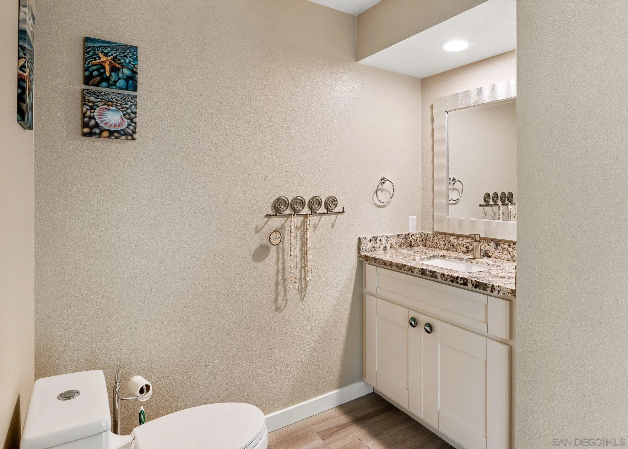 https://cdn.realtyfeed.com/cdn/127/2600978/b59d123599d6f472ac0592288d048b4c.webp