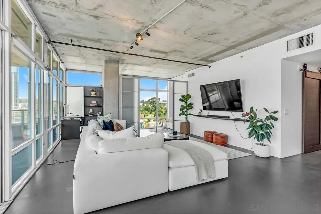 Photo #12: 2600985 Listing: Photo #12