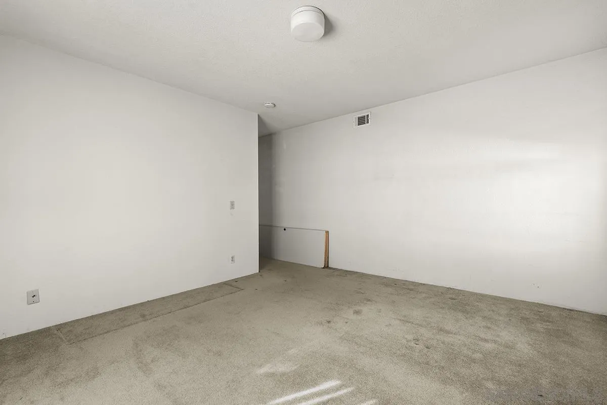 https://cdn.realtyfeed.com/cdn/127/2600991/61f106f56f05ad05428fe9638fa7b10a.webp