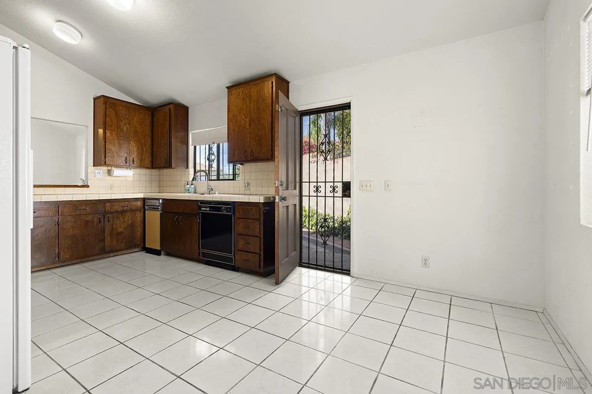 https://cdn.realtyfeed.com/cdn/127/2600991/dd4748959a054a5816f543354e5ecb4a.webp