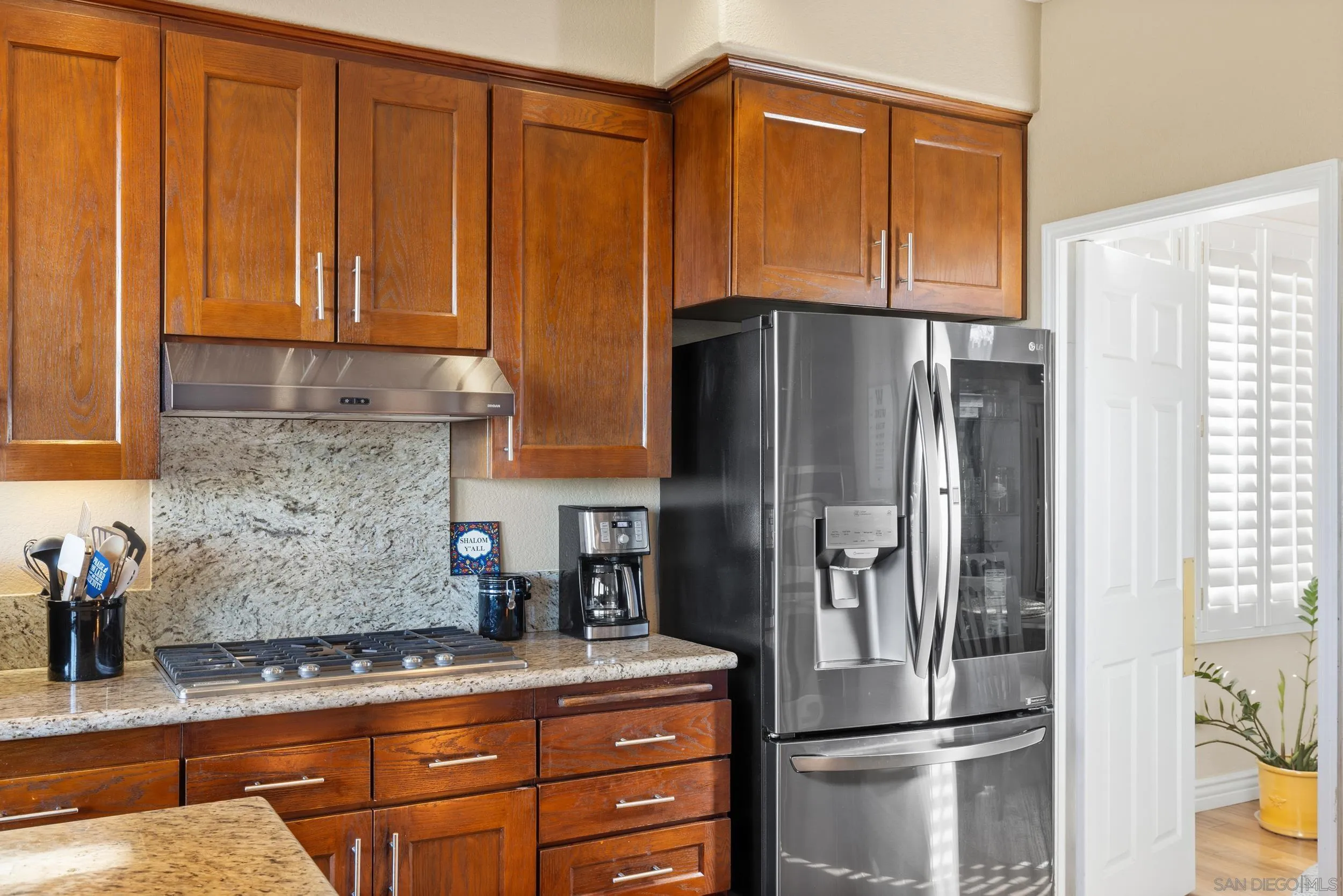 https://cdn.realtyfeed.com/cdn/127/2600993/5d595cfee0763b240504b8c653187c25.webp
