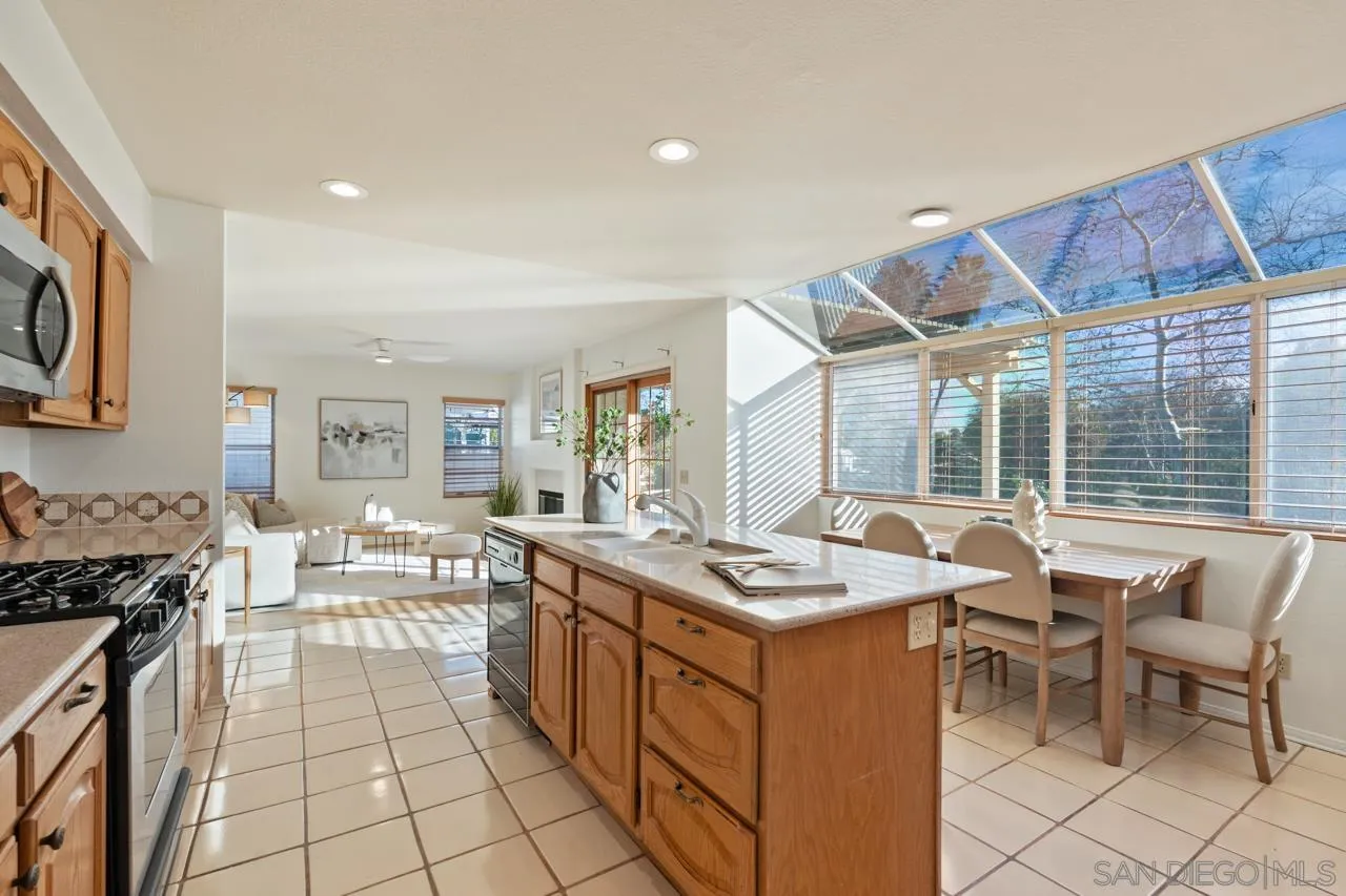 https://cdn.realtyfeed.com/cdn/127/2600996/4a1d888de6847a62f41914fea3eec1f1.webp