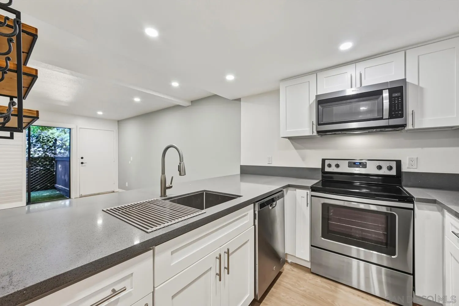 Photo #7: 2601000 Listing: Photo #7