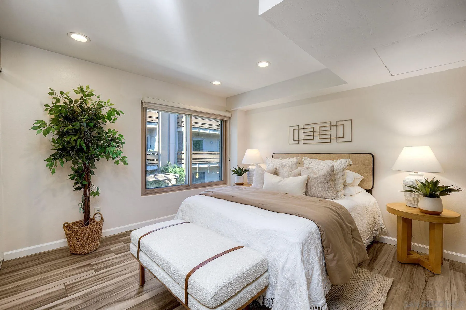 https://cdn.realtyfeed.com/cdn/127/2601003/1ab0fb56a359f712fe7231519abd1b56.webp