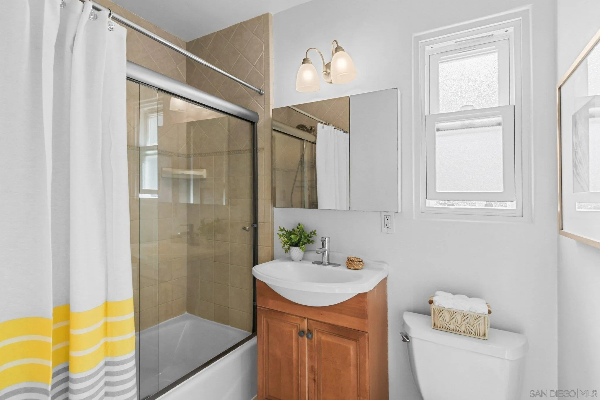 https://cdn.realtyfeed.com/cdn/127/2601004/0c91a31764e15c2e4a807754163a2079.webp