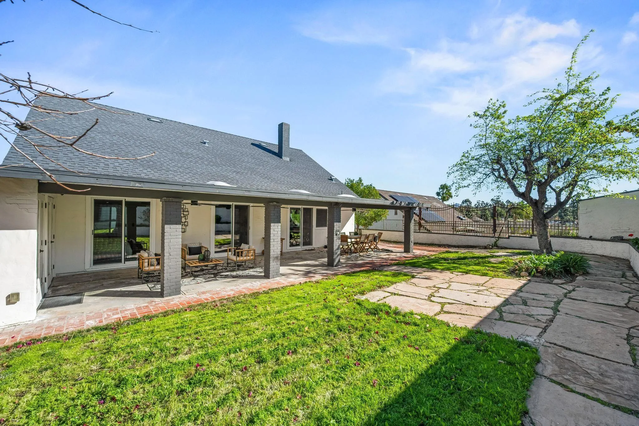 https://cdn.realtyfeed.com/cdn/127/2601006/00141ff6467724f43198d774aaf362aa.webp