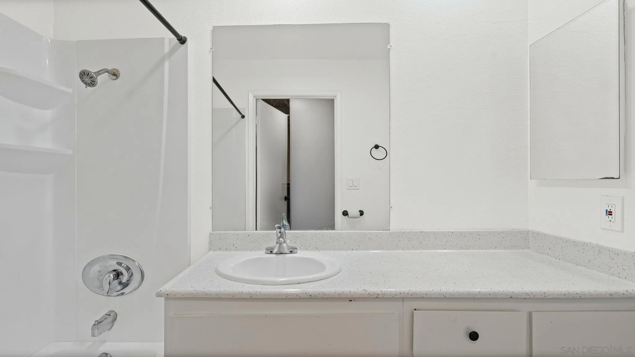 Photo #9: 2601011 Listing: Photo #9