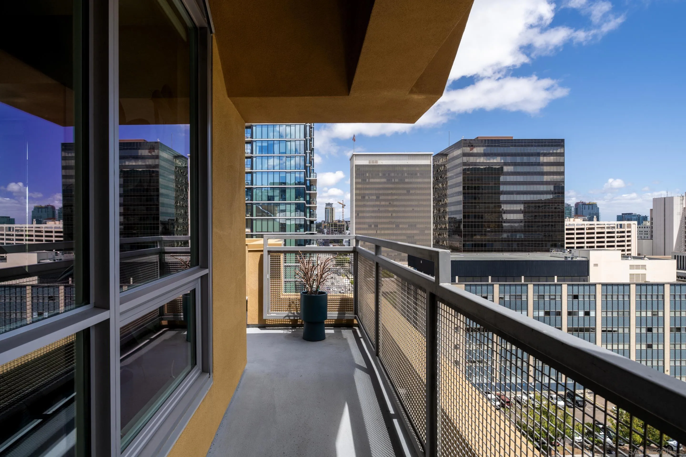 https://cdn.realtyfeed.com/cdn/127/2601020/70e267e7d497d18828938ed956146d15.webp