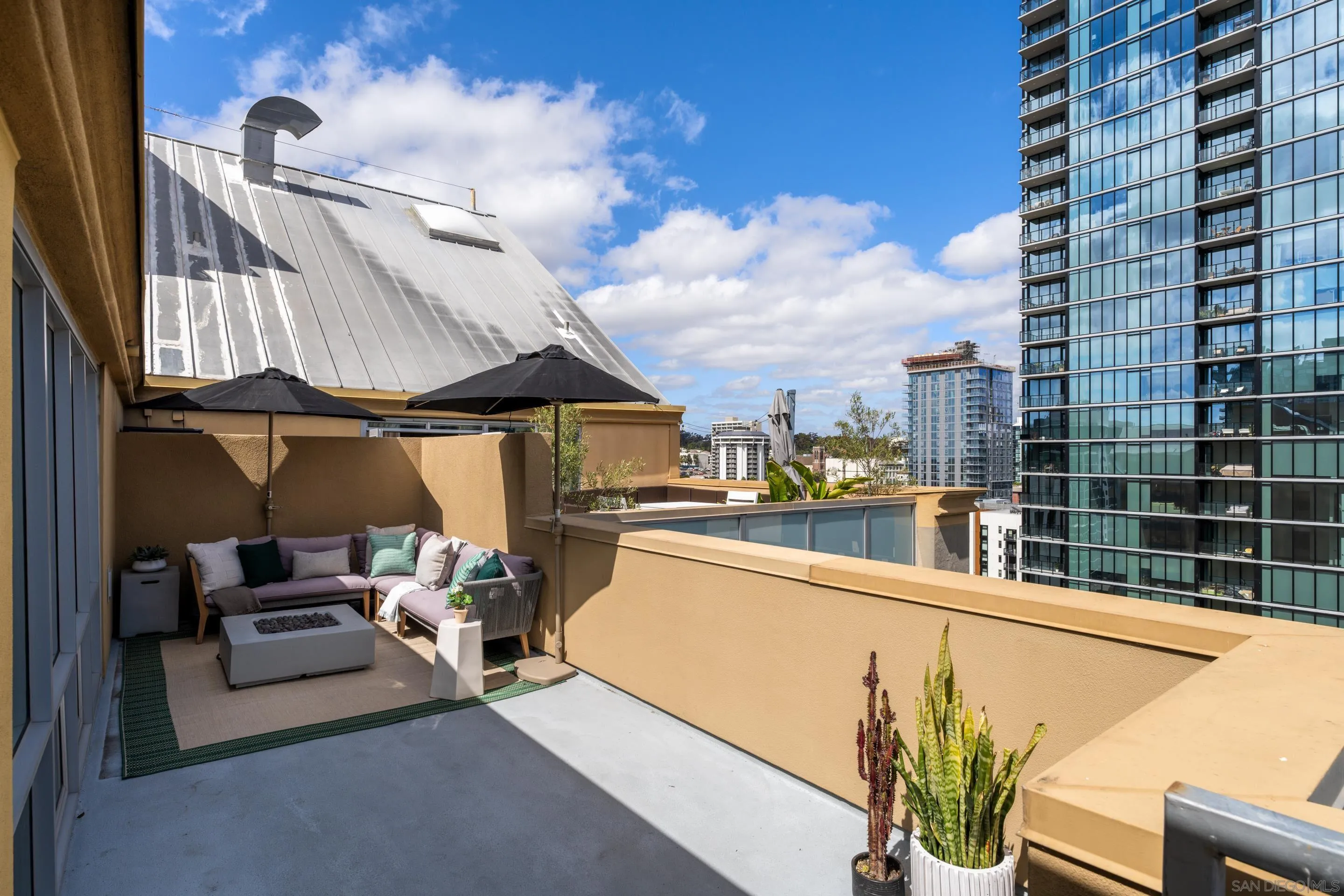 https://cdn.realtyfeed.com/cdn/127/2601020/ae5cb5e439ddb8197c84a36029213f3c.webp