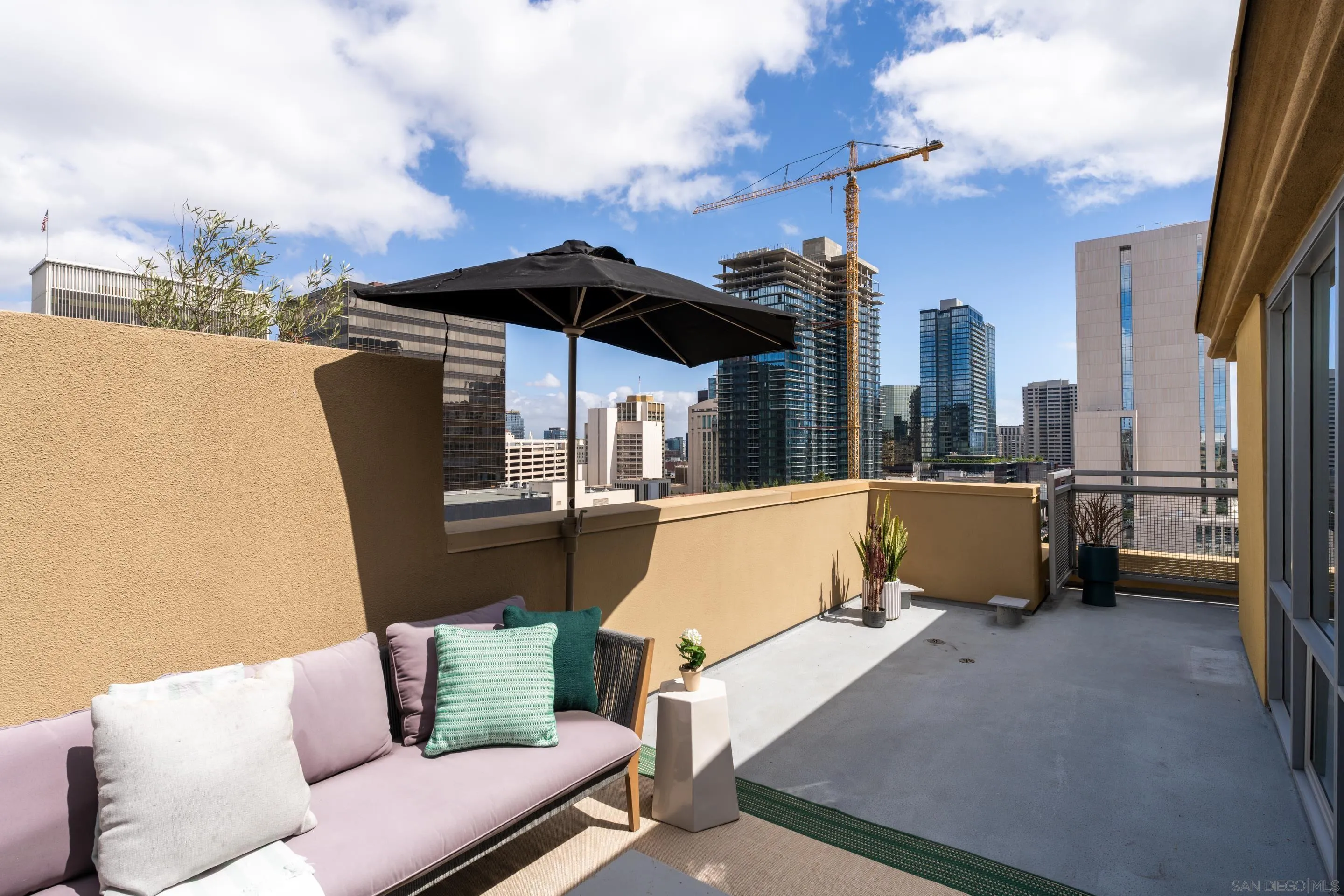 https://cdn.realtyfeed.com/cdn/127/2601020/af51395829d143ad363ed89f8113bb63.webp
