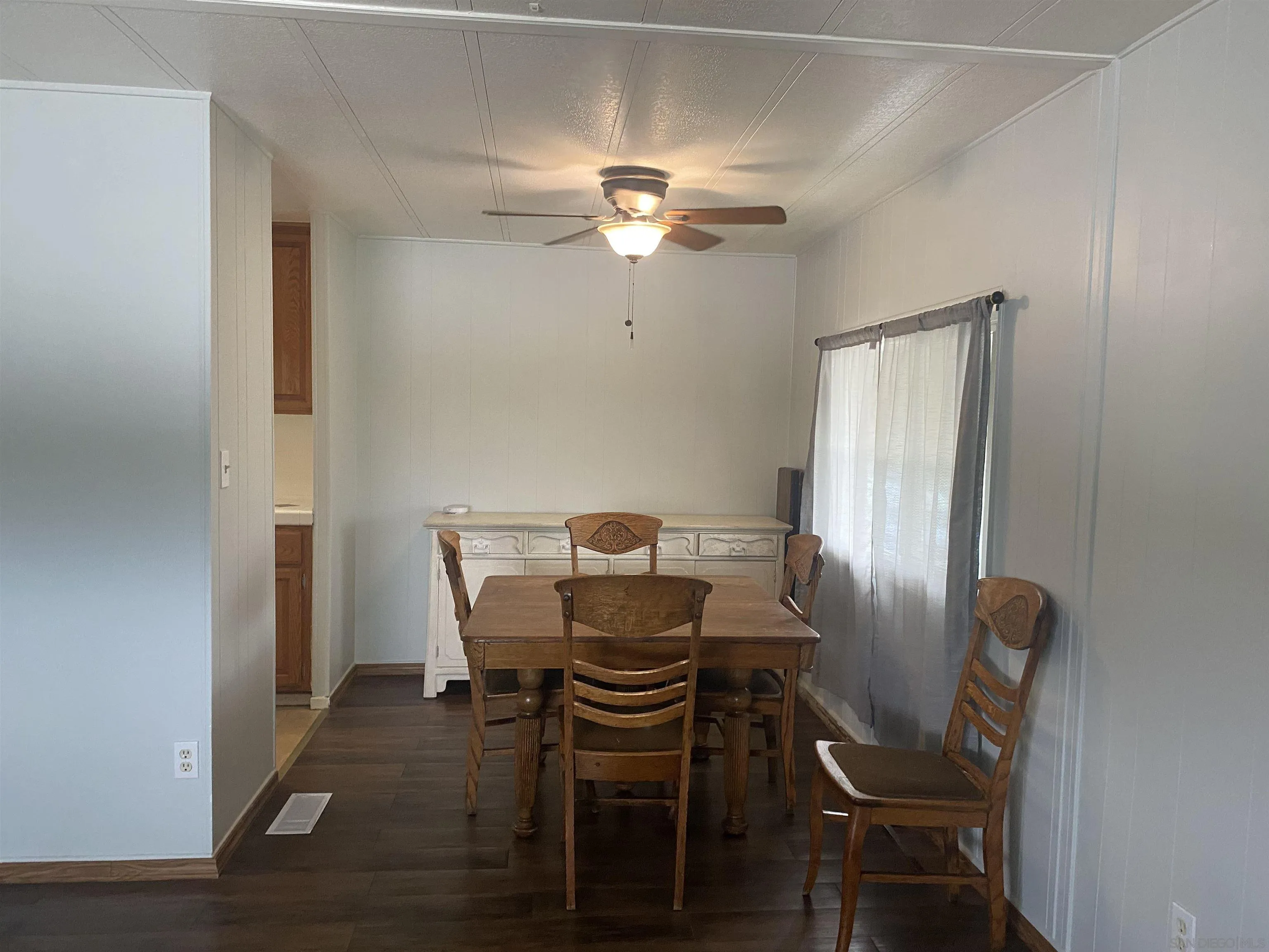 https://cdn.realtyfeed.com/cdn/127/2601023/461a257a132a863257994a165d370b71.webp