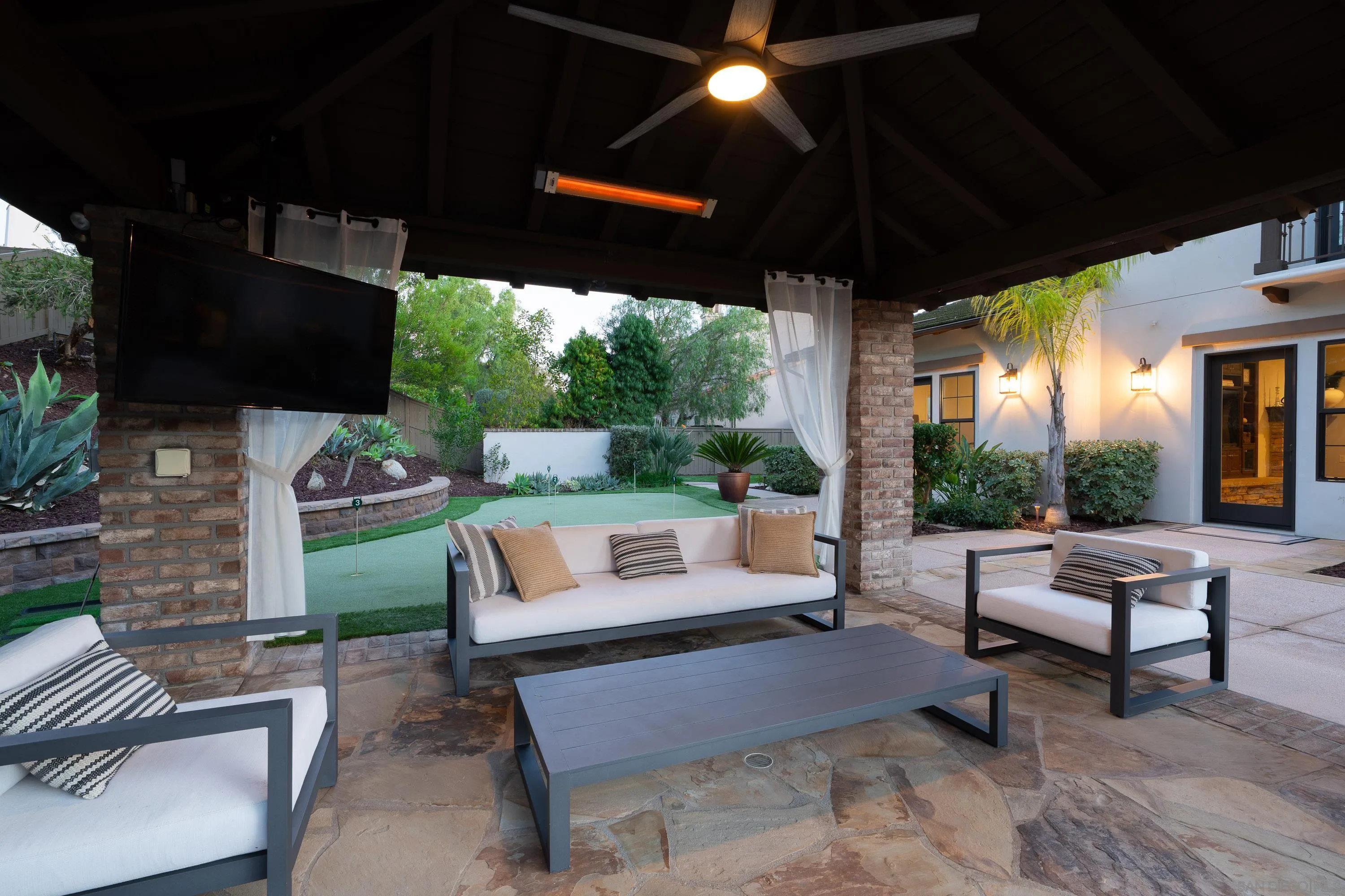 https://cdn.realtyfeed.com/cdn/127/2601024/4df64b27fbd6c5c0a195ba8080582847.webp