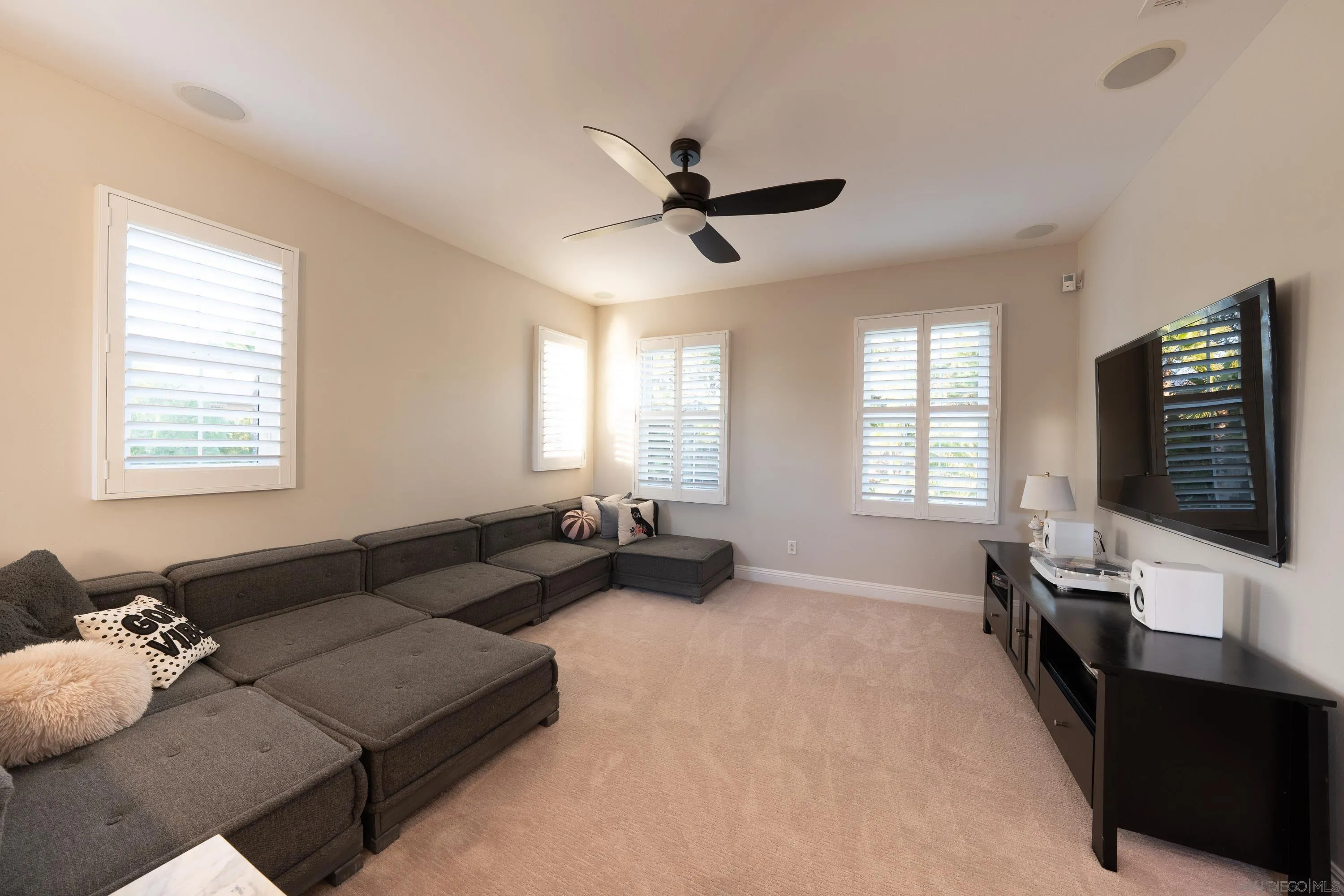 https://cdn.realtyfeed.com/cdn/127/2601024/5c9c37b642506465a224e75ed2cff7e9.webp