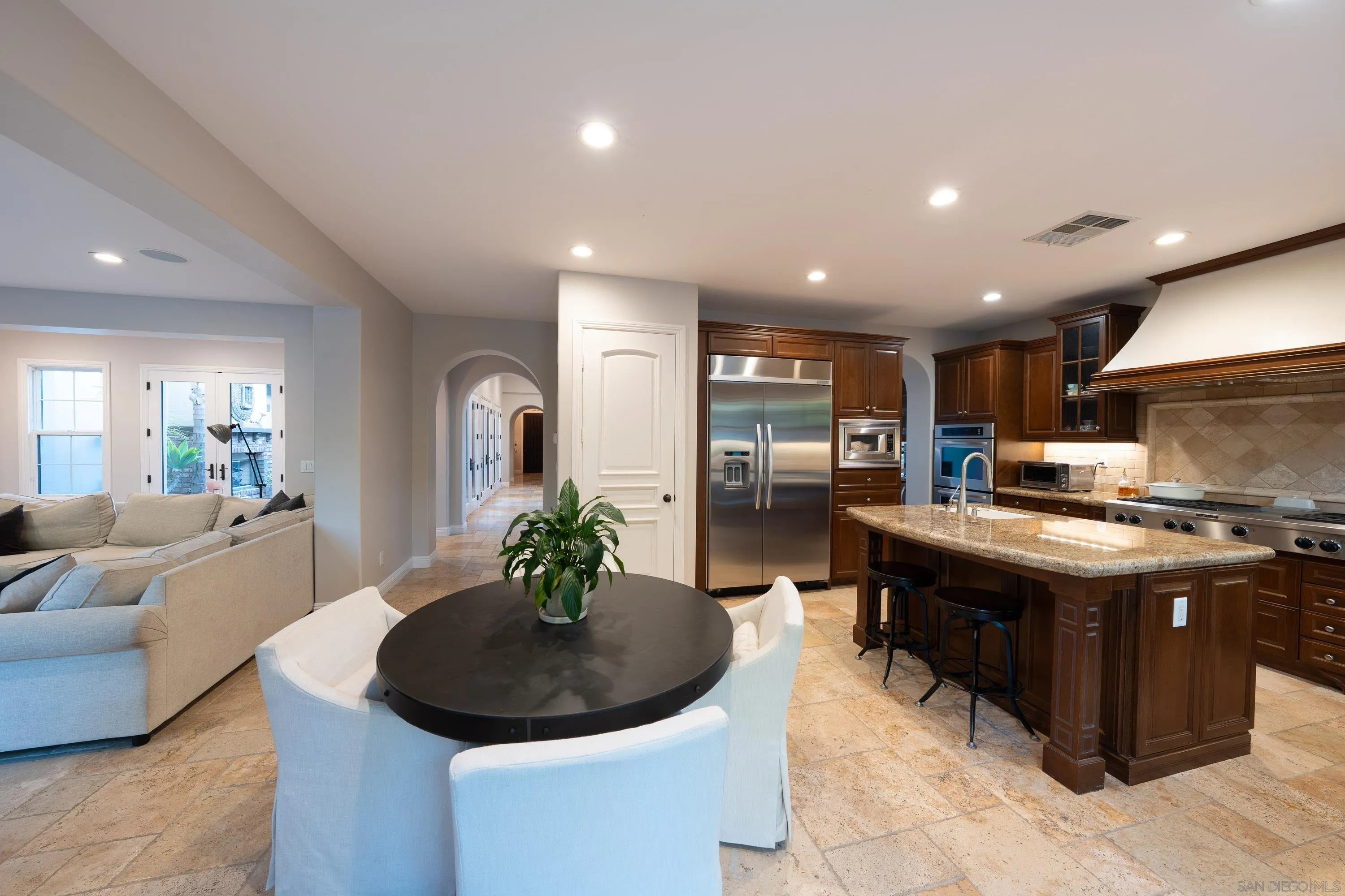 https://cdn.realtyfeed.com/cdn/127/2601024/717627dd6c06b70399ff5d78508eccb4.webp