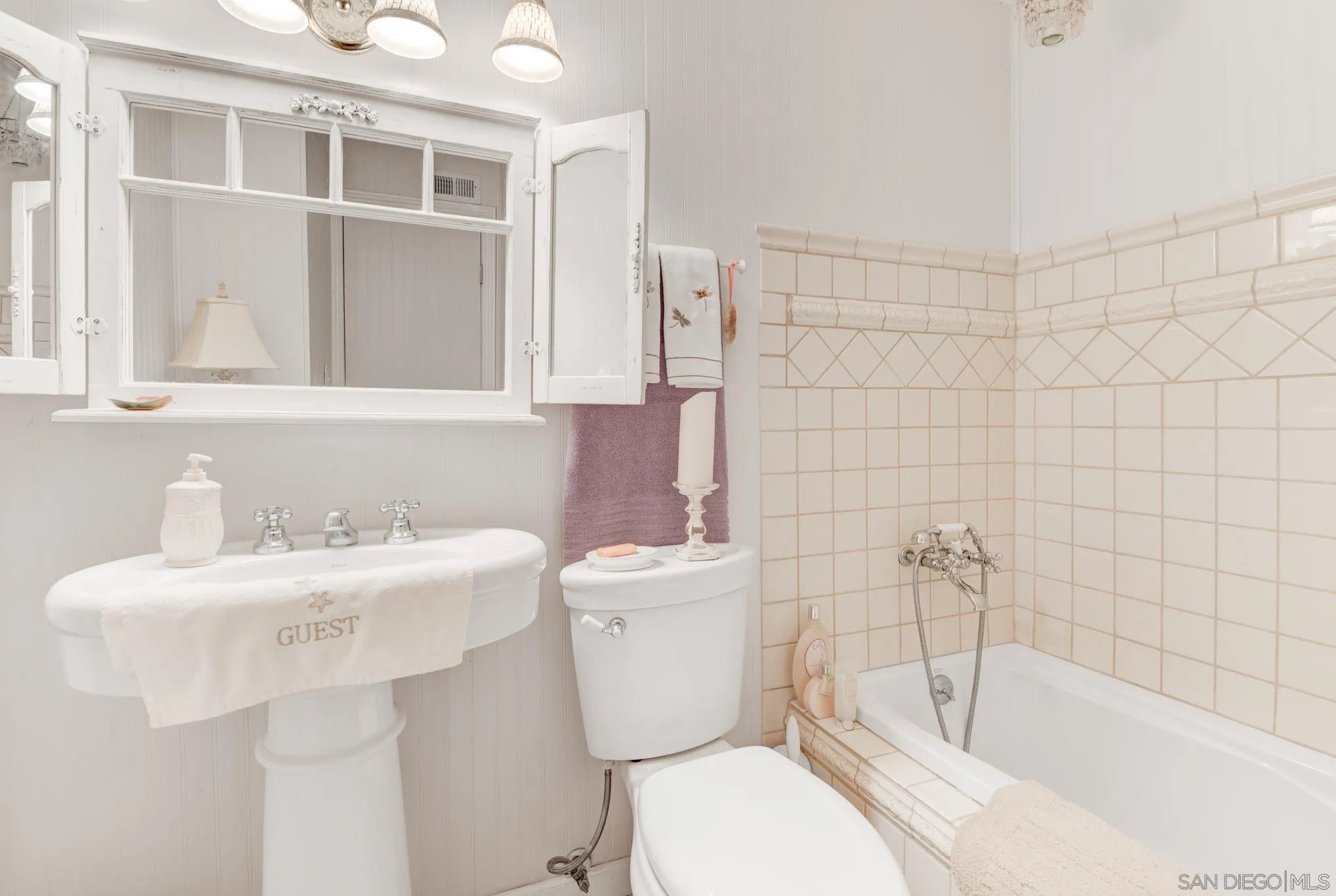 https://cdn.realtyfeed.com/cdn/127/2601025/26b6f8676fe71e444cb8aa2f239de130.webp
