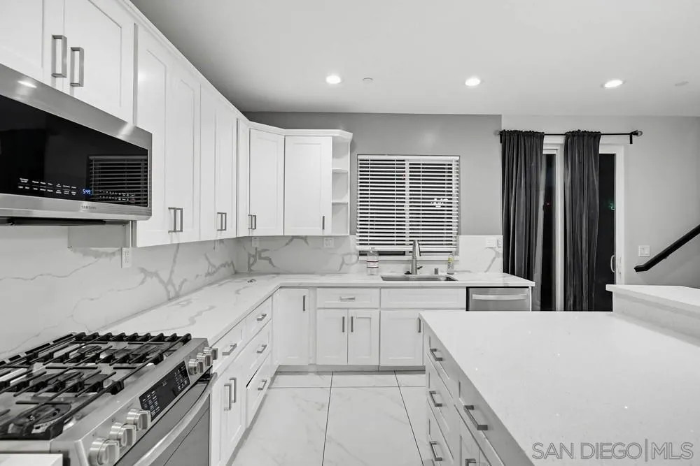 https://cdn.realtyfeed.com/cdn/127/2601031/9c48e6a99220934488999264b164a7b7.webp