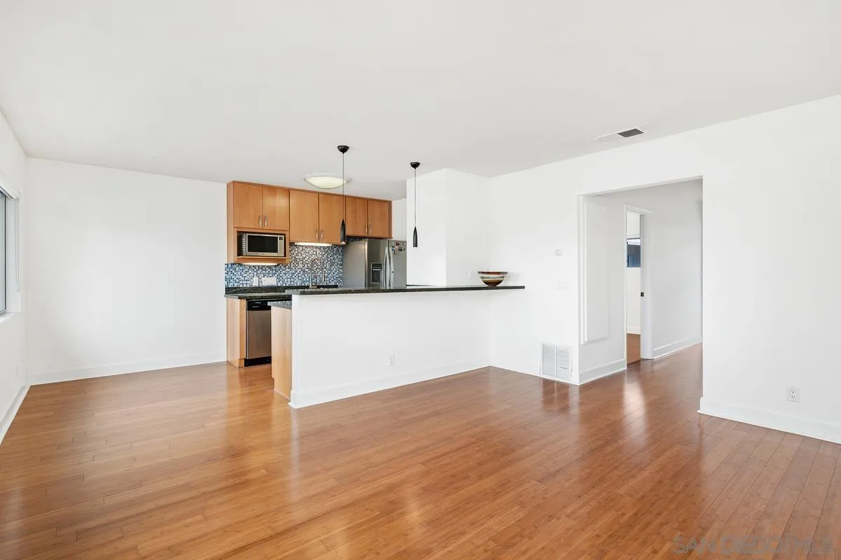 Photo #5: 2601036 Listing: Photo #5