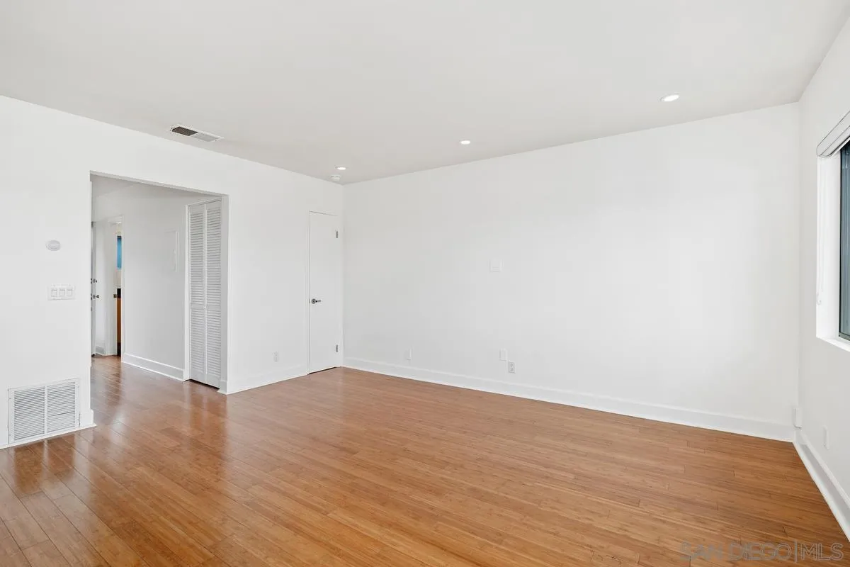https://cdn.realtyfeed.com/cdn/127/2601036/837f6fa10f4ffb158d1f6977d517c028.webp