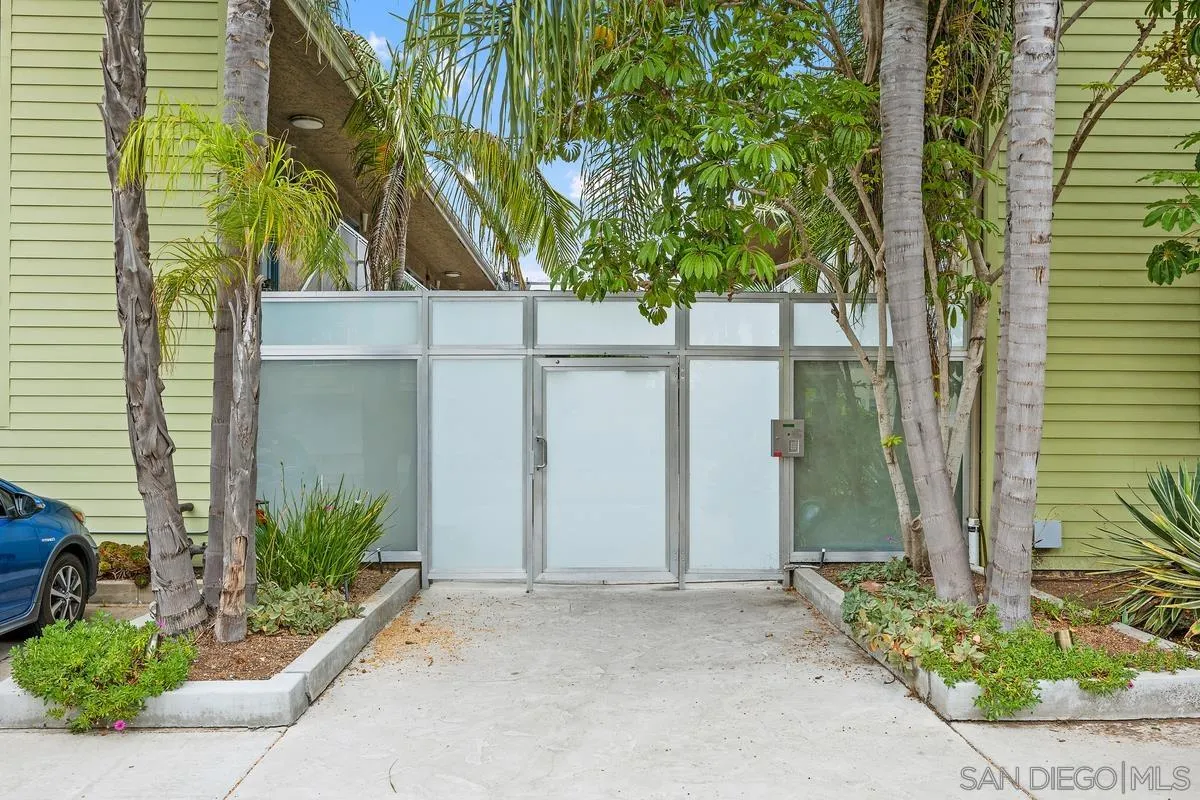 Photo #2: 2601036 Listing: Photo #2